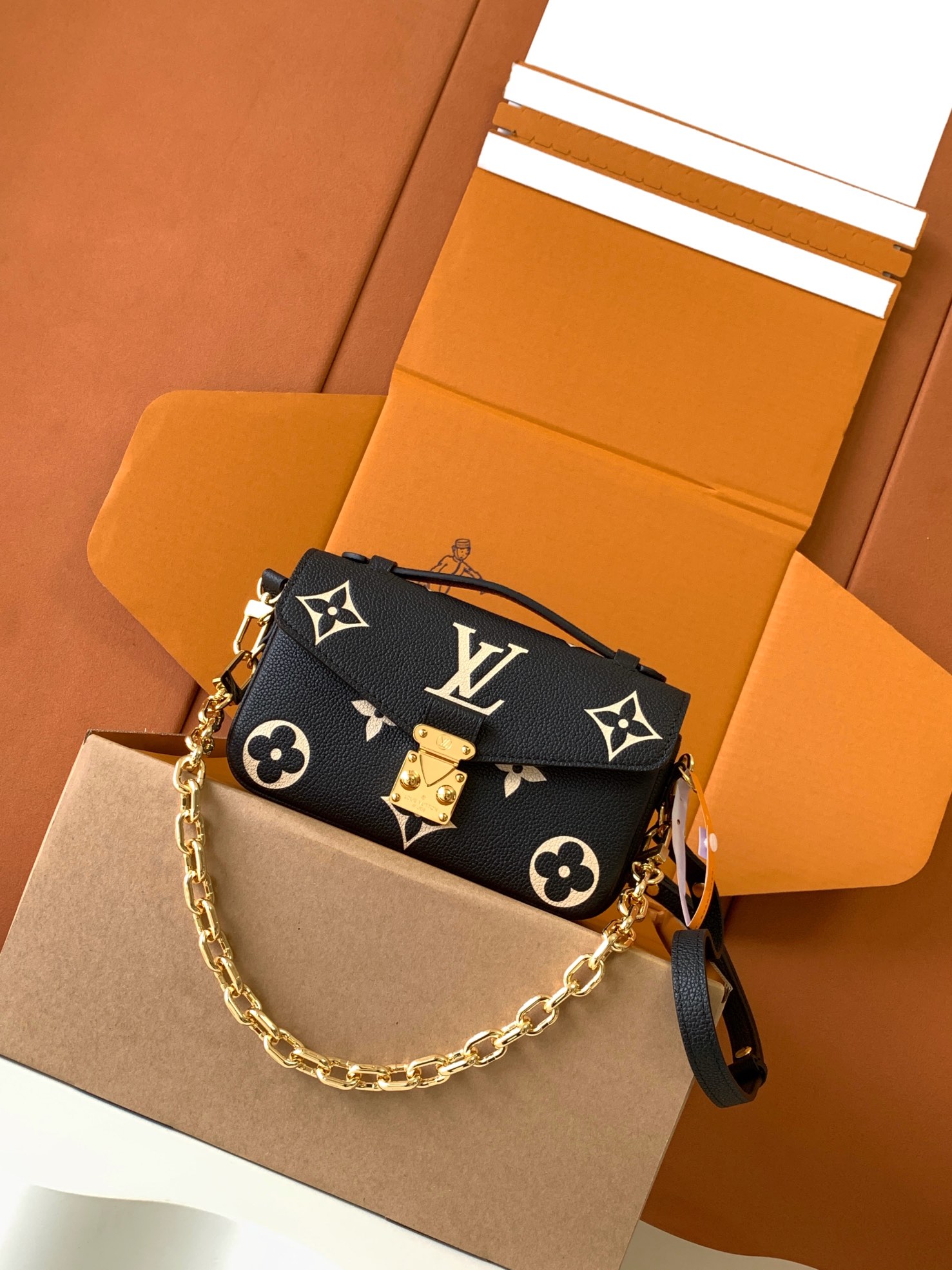 【特级MB芯片版原厂皮】本款 Pochette Metis East West型号：M46596黑色动态