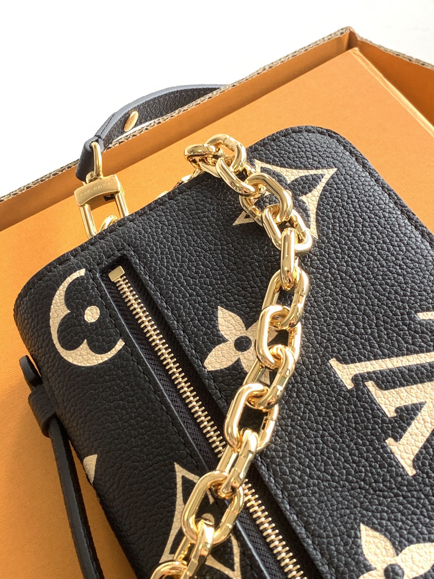 【特级MB芯片版原厂皮】本款 Pochette Metis East West型号:M46596黑色动态