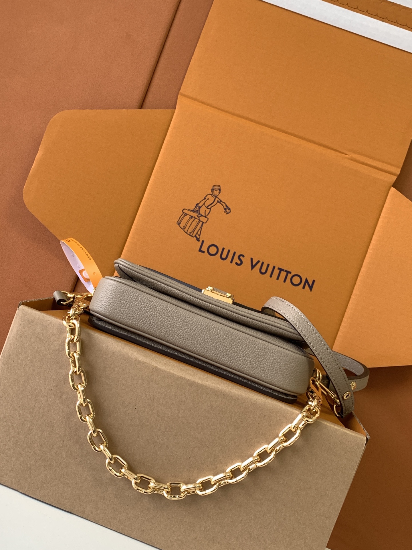 【特级MB芯片版原厂皮】本款 Pochette Metis East West型号:M23081大象灰动