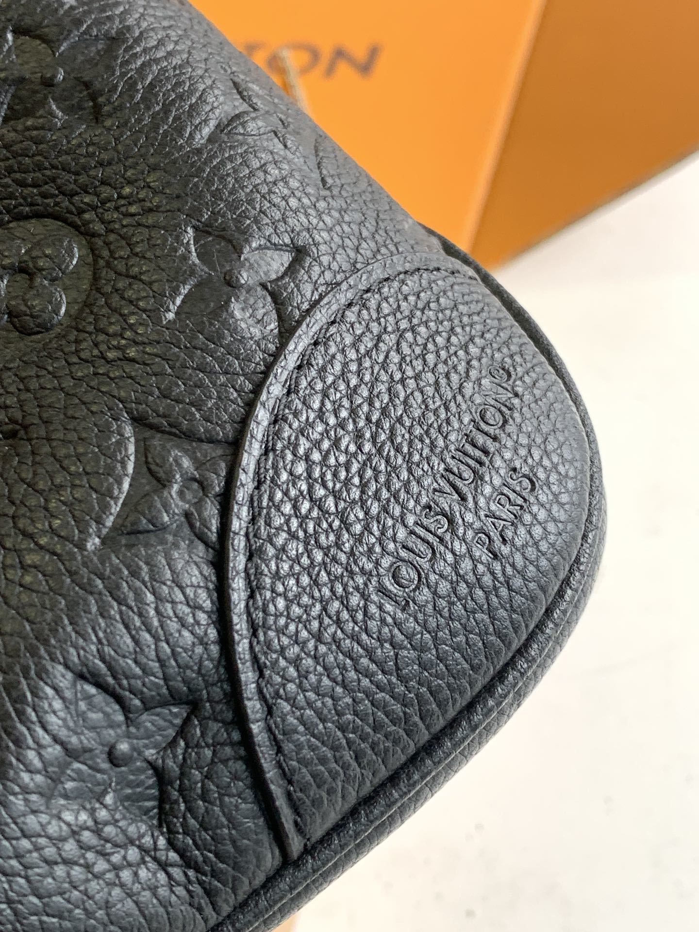 特级全钢 M12930特正版(动态码)(品质提升.专柜同步,动态电子芯片、礼品袋、保护纸,铜版电子标签、