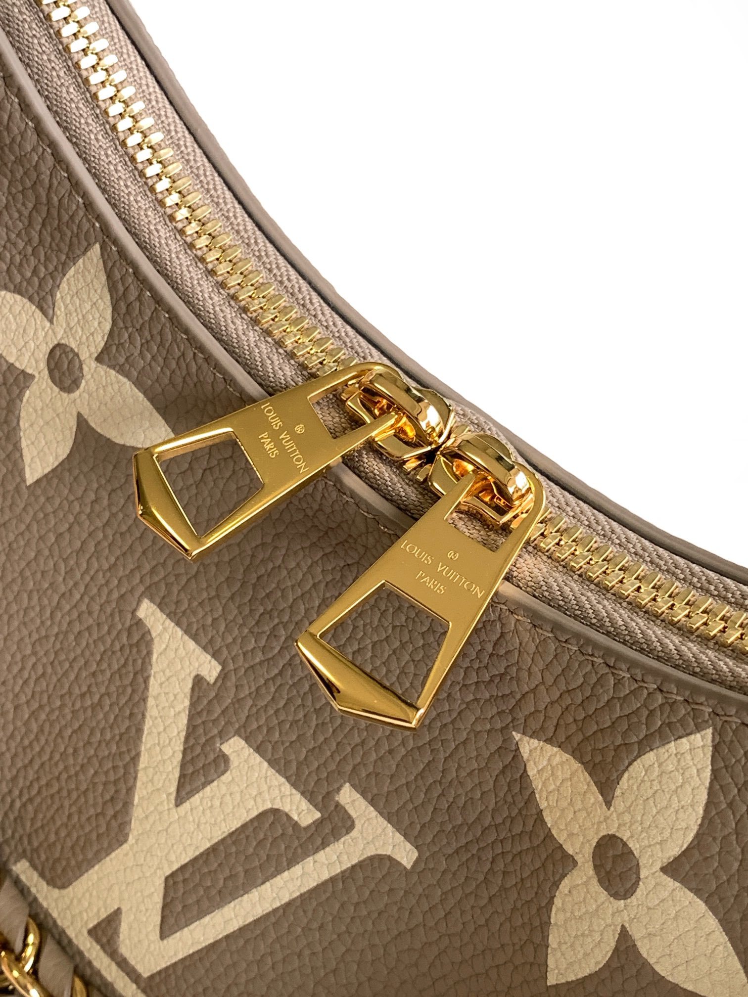 【特级MB芯片版原厂皮】本款Boulogne 手袋选用 Monogram Empreinte 皮革重绎经