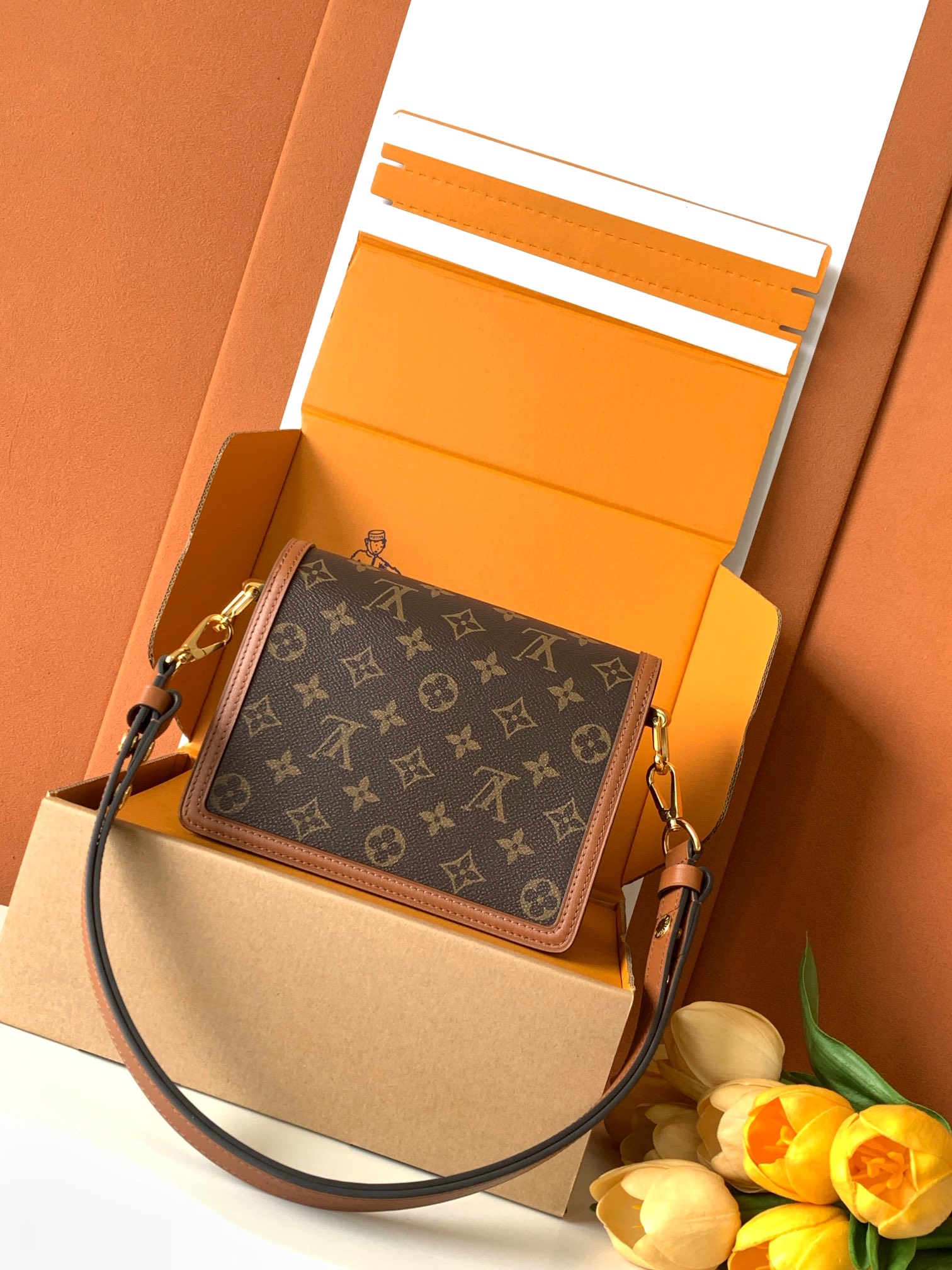 Louis Vuitton M45959【 加强版】Mini Dauphine手袋皮料是 代 意大利A级皮料