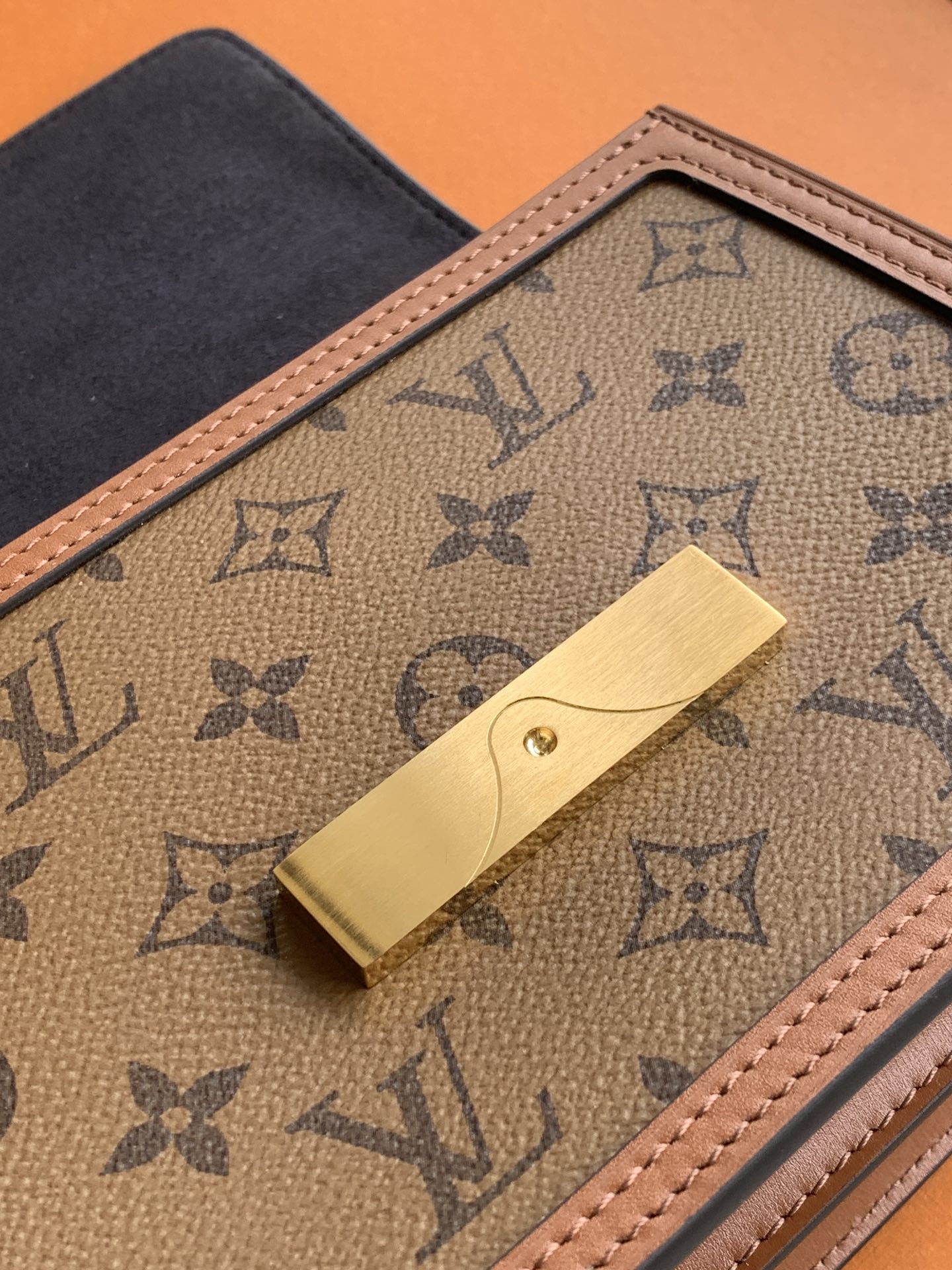 Louis Vuitton M45959【 加强版】Mini Dauphine手袋皮料是 代 意大利A级皮料