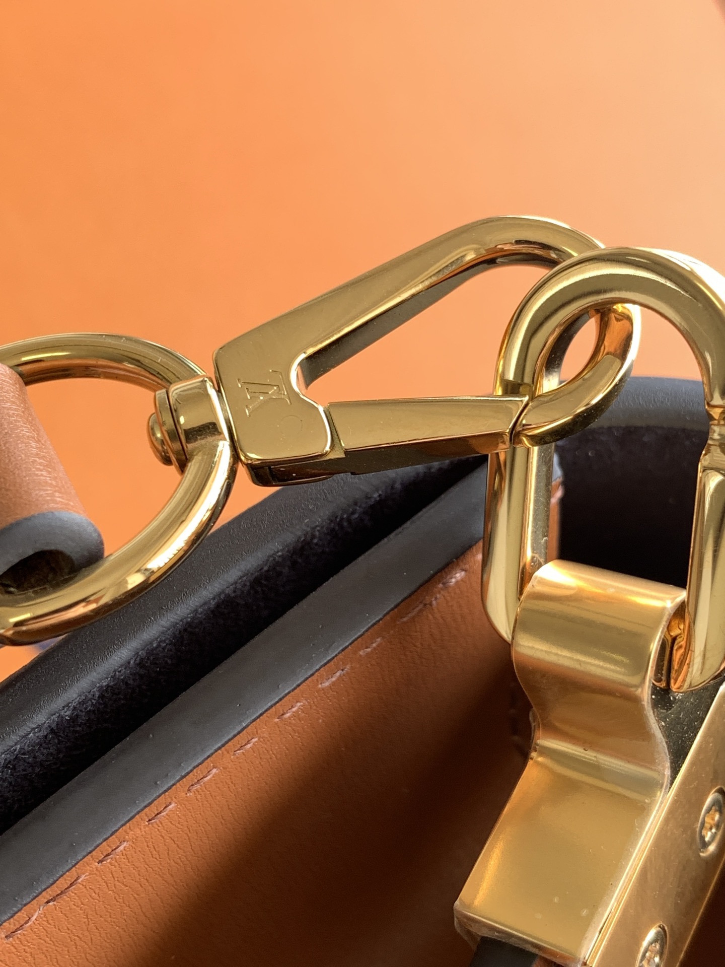 Louis Vuitton M45959【 加强版】Mini Dauphine手袋皮料是 代 意大利A级皮料