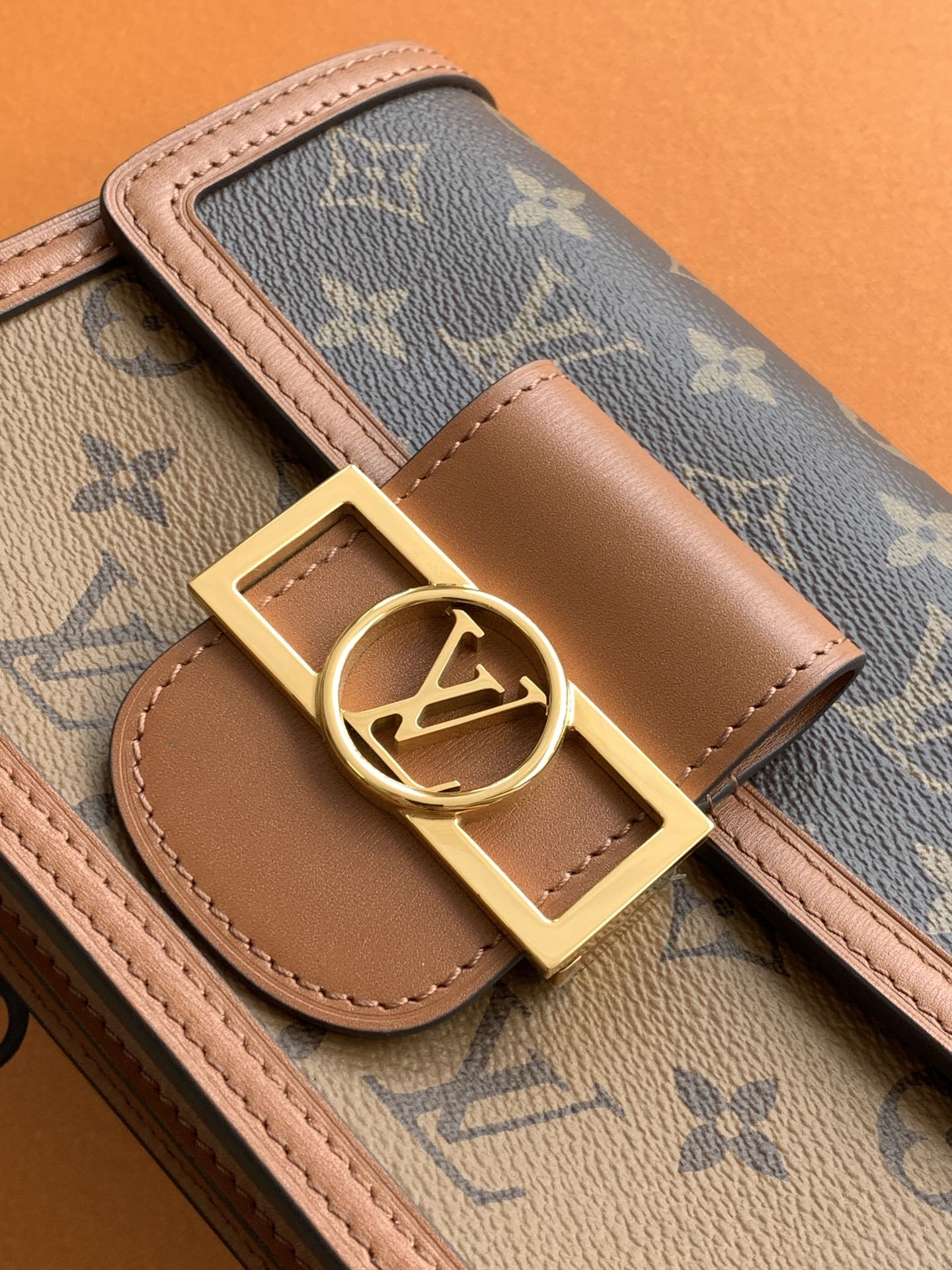 Louis Vuitton M45959【 加强版】Mini Dauphine手袋皮料是 代 意大利A级皮料