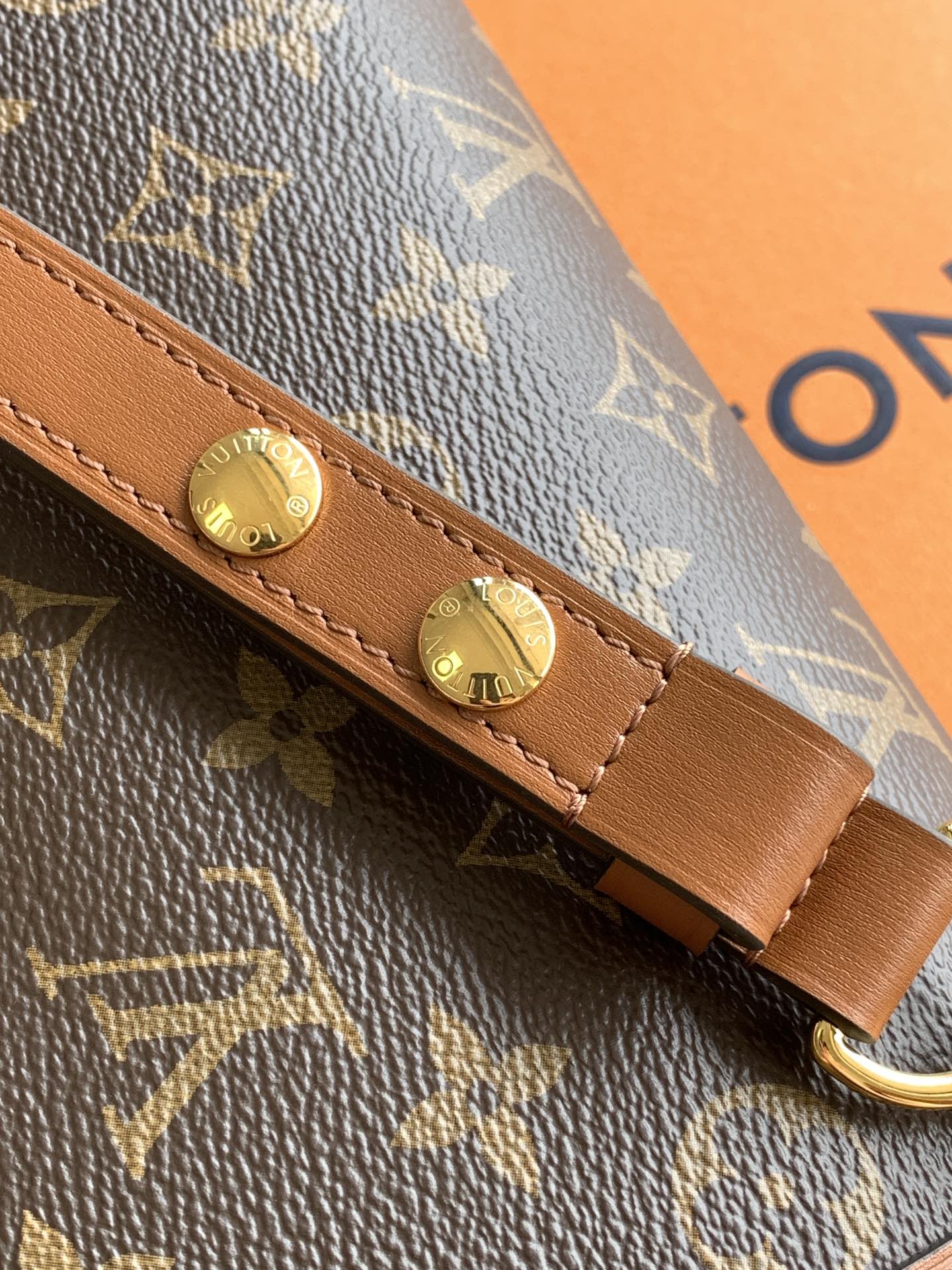Louis Vuitton M45959【 加强版】Mini Dauphine手袋皮料是 代 意大利A级皮料
