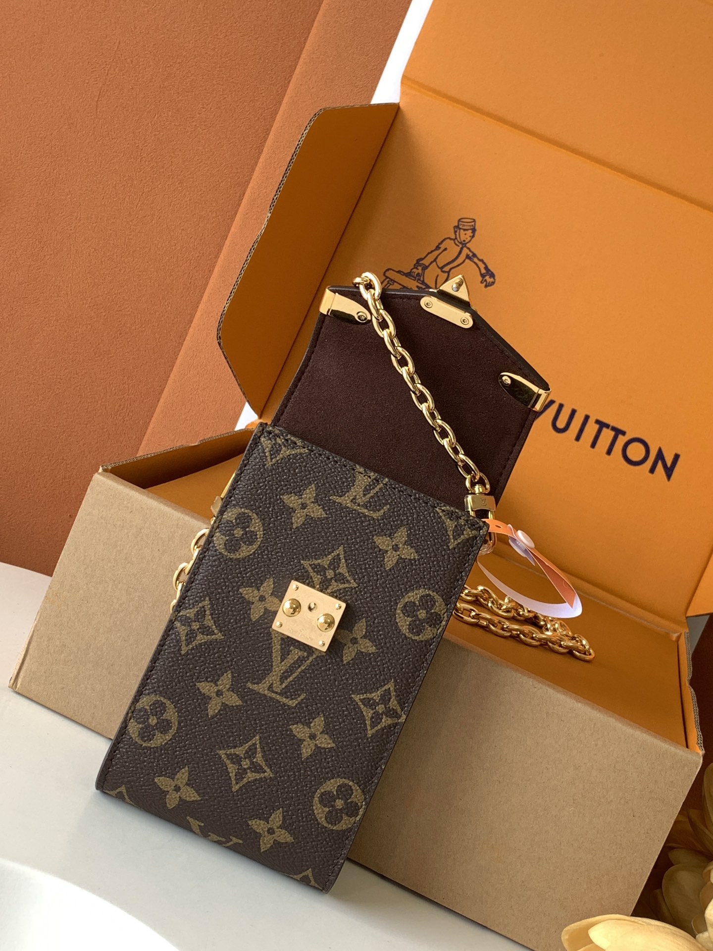 Louis Vuitton Métis 手机包 全钢 M13572 本款 Métis 手机包向路易威登 行李箱采撷灵感