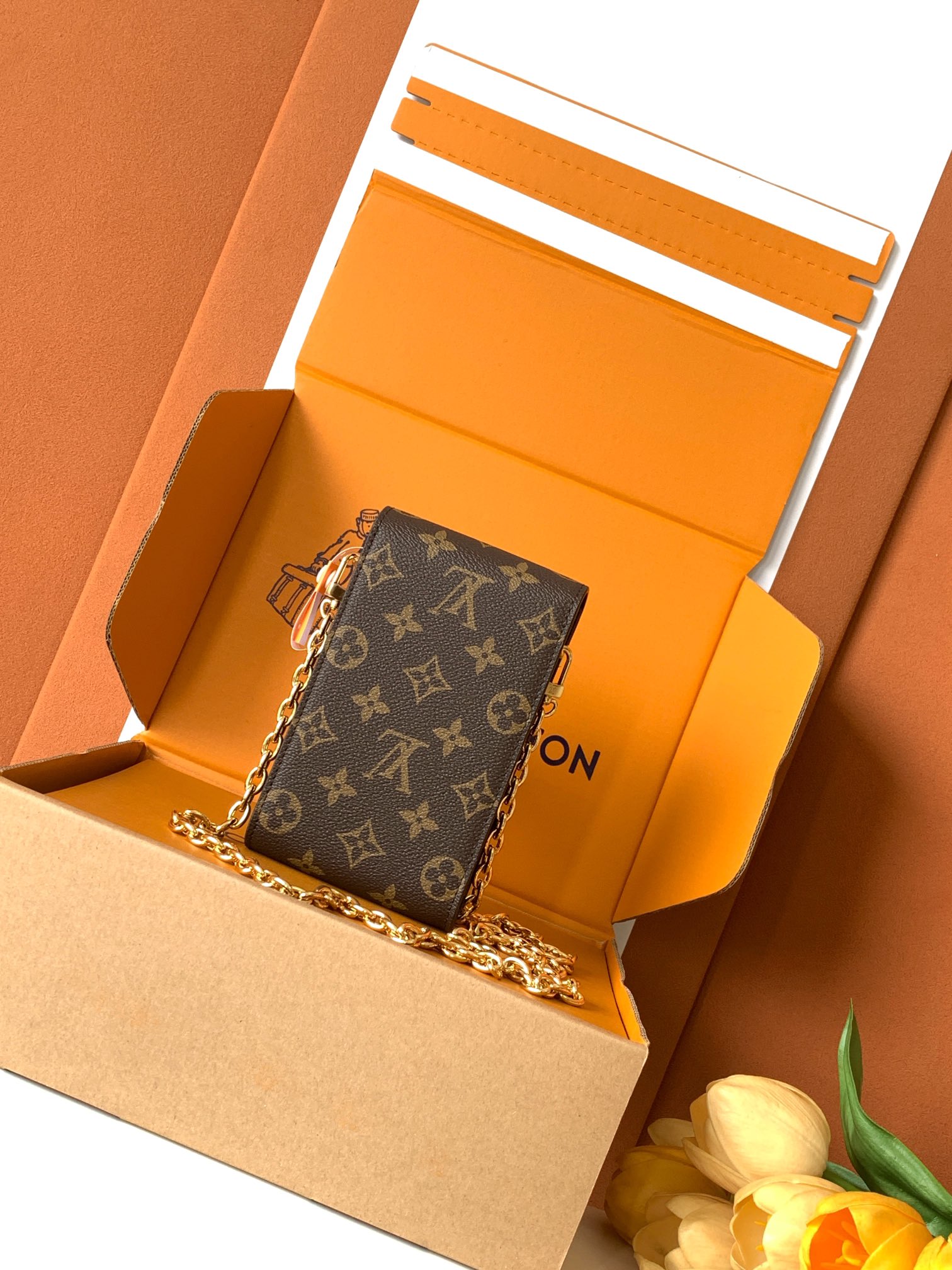 Louis Vuitton Métis 手机包 全钢 M13572 本款 Métis 手机包向路易威登 行李箱采撷灵感
