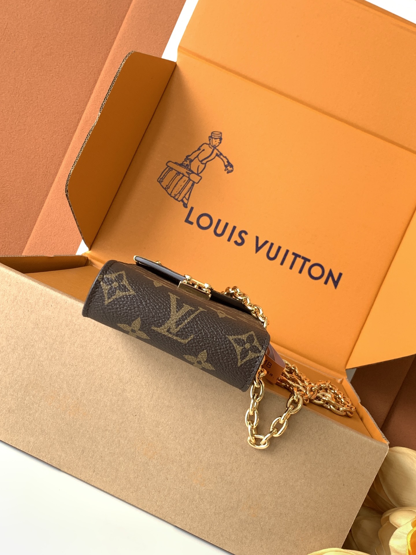 Louis Vuitton Métis 手机包 全钢 M13572 本款 Métis 手机包向路易威登 行李箱采撷灵感