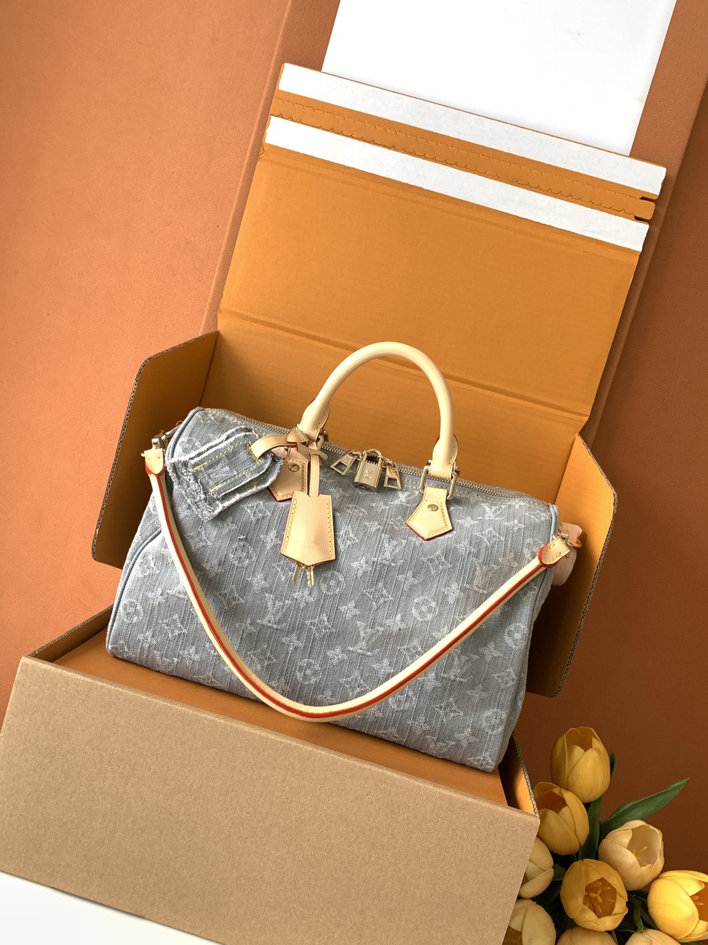 【特级MB牛仔布】SPEEDY SOFT 30 手袋型号：M13344材料：A+级全钢五金，进口高弹面料