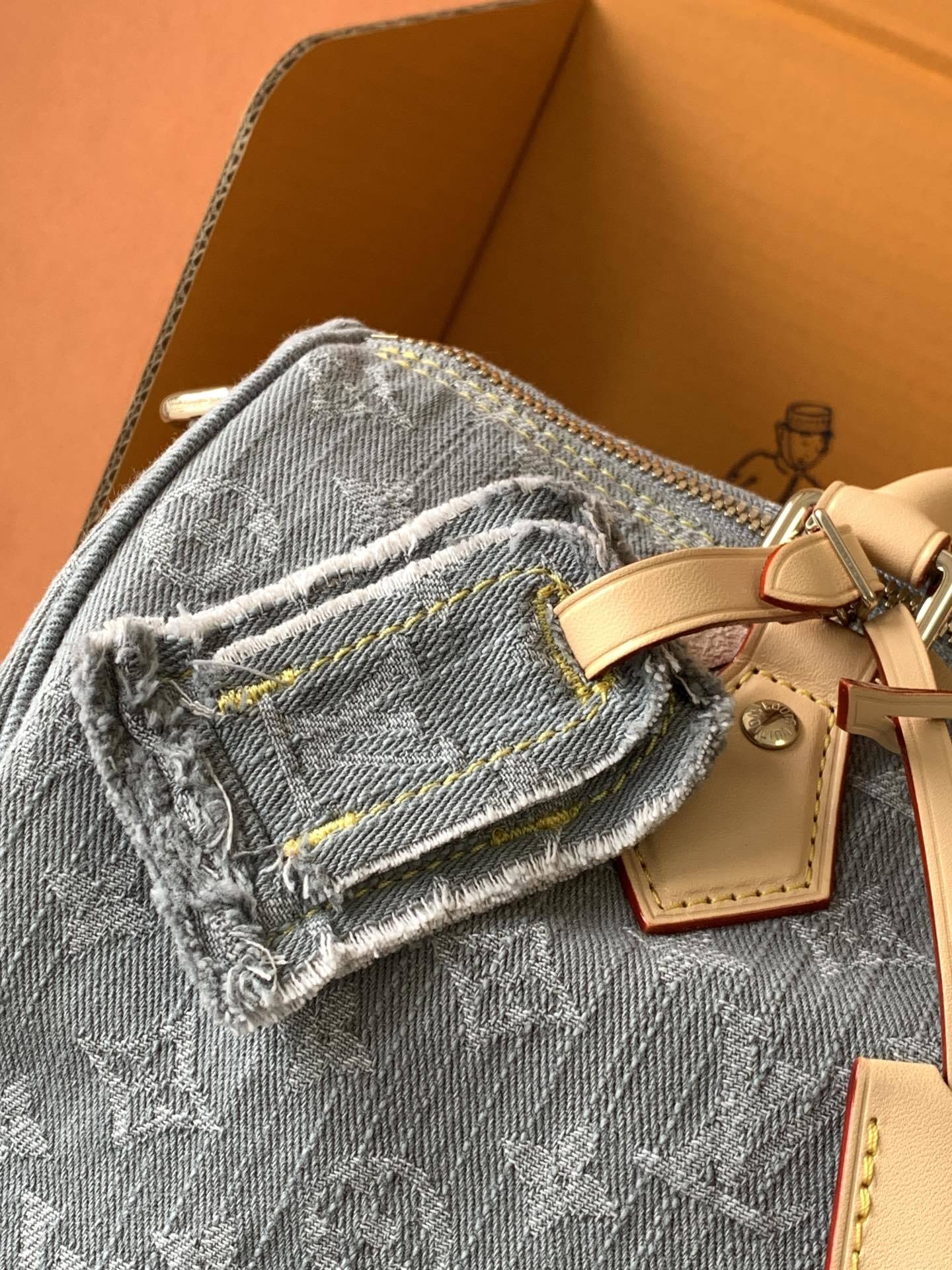 【特级MB牛仔布】SPEEDY SOFT 30 手袋型号:M13344材料:A+级全钢五金,进口高弹面料