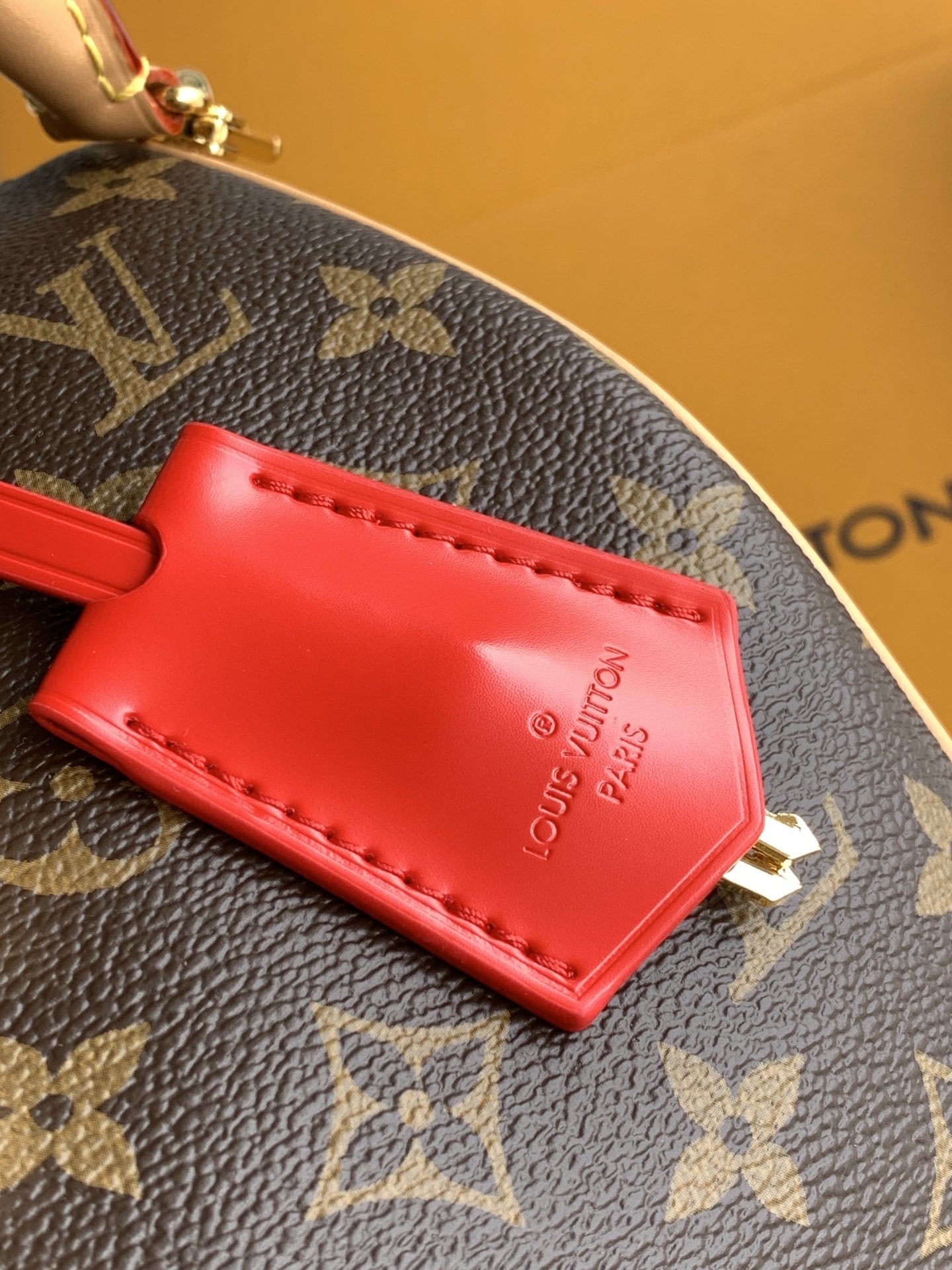 【特级MB芯片版原厂皮】 Speedy Soft 30 Dark手袋以瞩目风姿成就旅途良伴。型号:M11