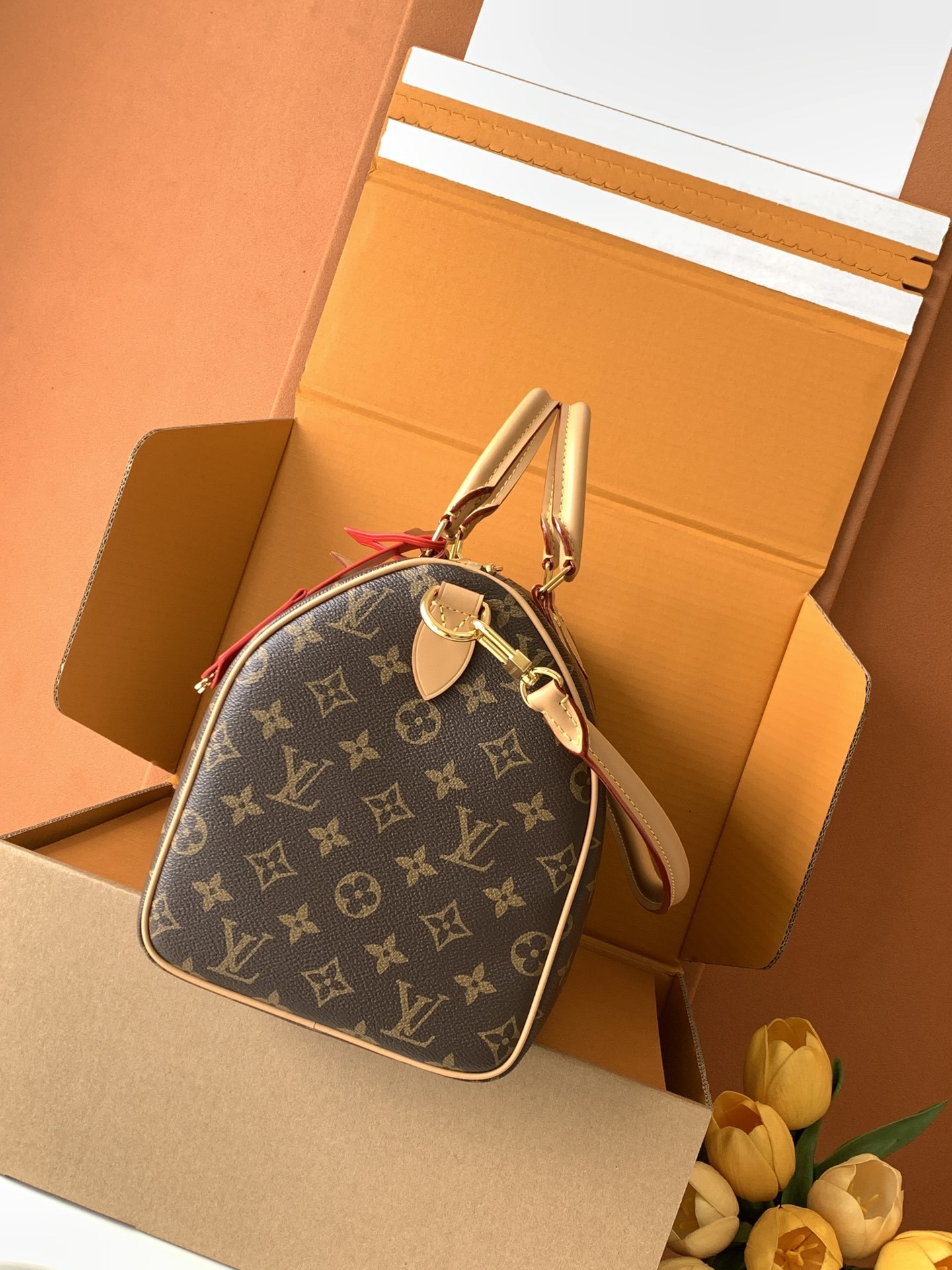 【特级MB芯片版原厂皮】 Speedy Soft 30 Dark手袋以瞩目风姿成就旅途良伴。型号:M11