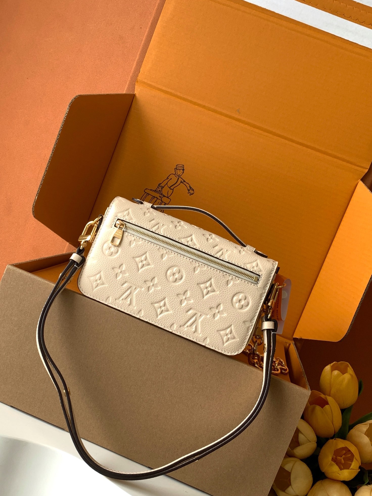 Pochette Métis East West 手袋【特级加强版】型号: M22942皮料: 是意大利