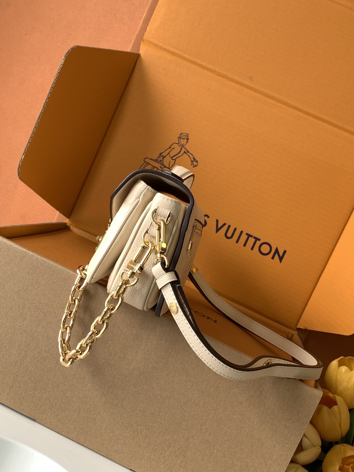 Pochette Métis East West 手袋【特级加强版】型号: M22942皮料: 是意大利