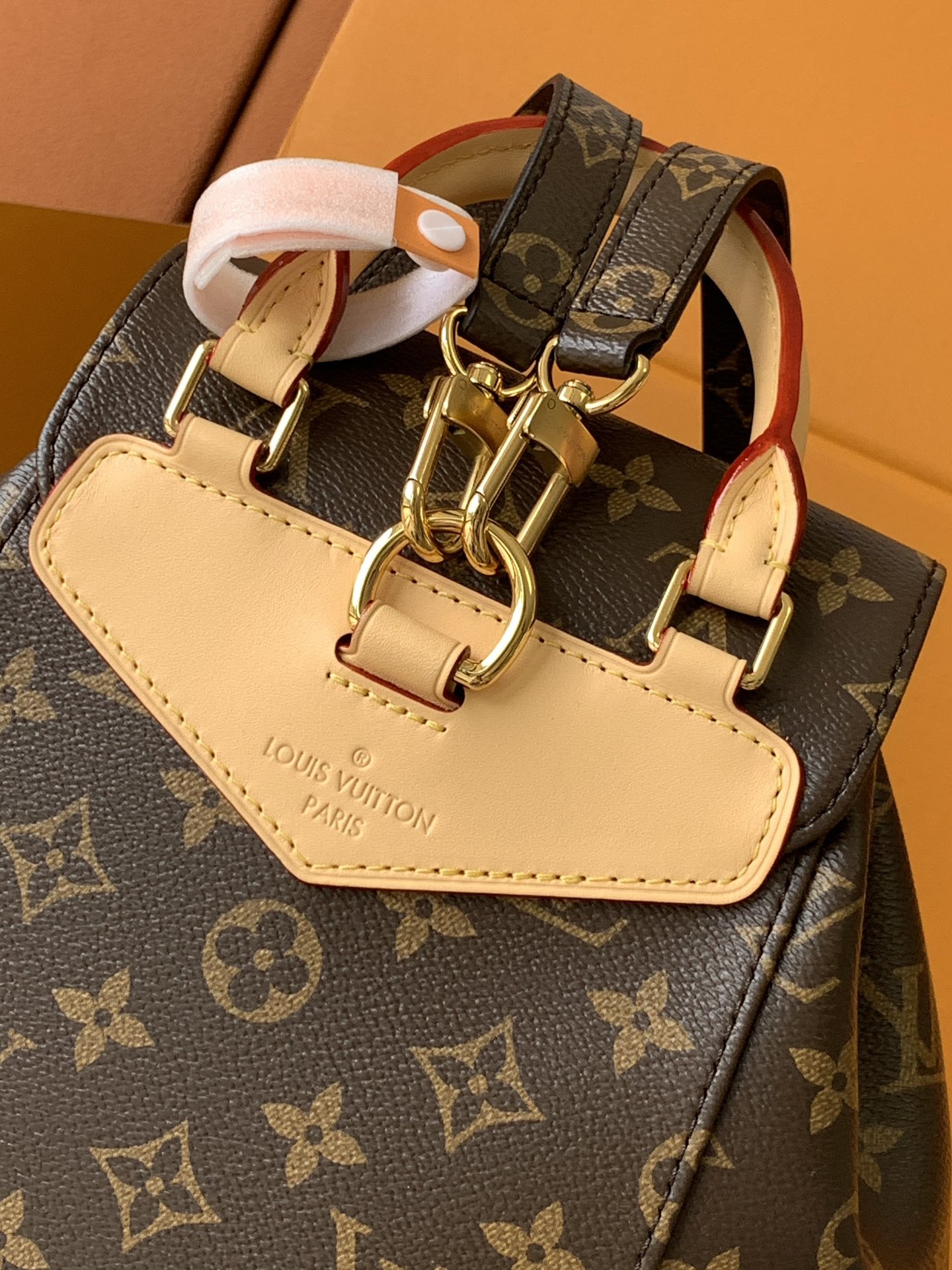 Louis Vuitton 全钢五金 M11198 （变码芯片）皮料是