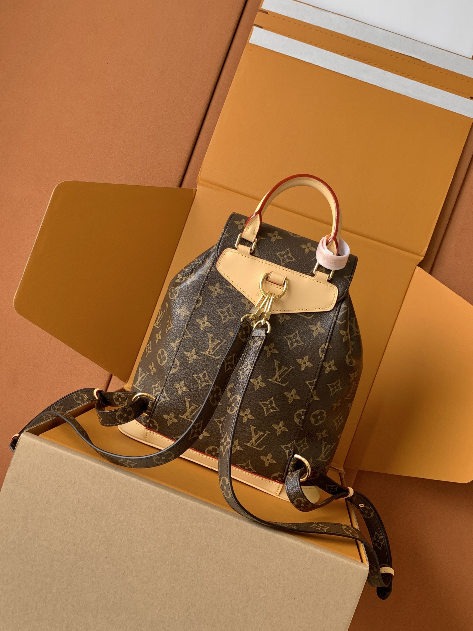 Louis Vuitton 全钢五金 M11198 （变码芯片）皮料是