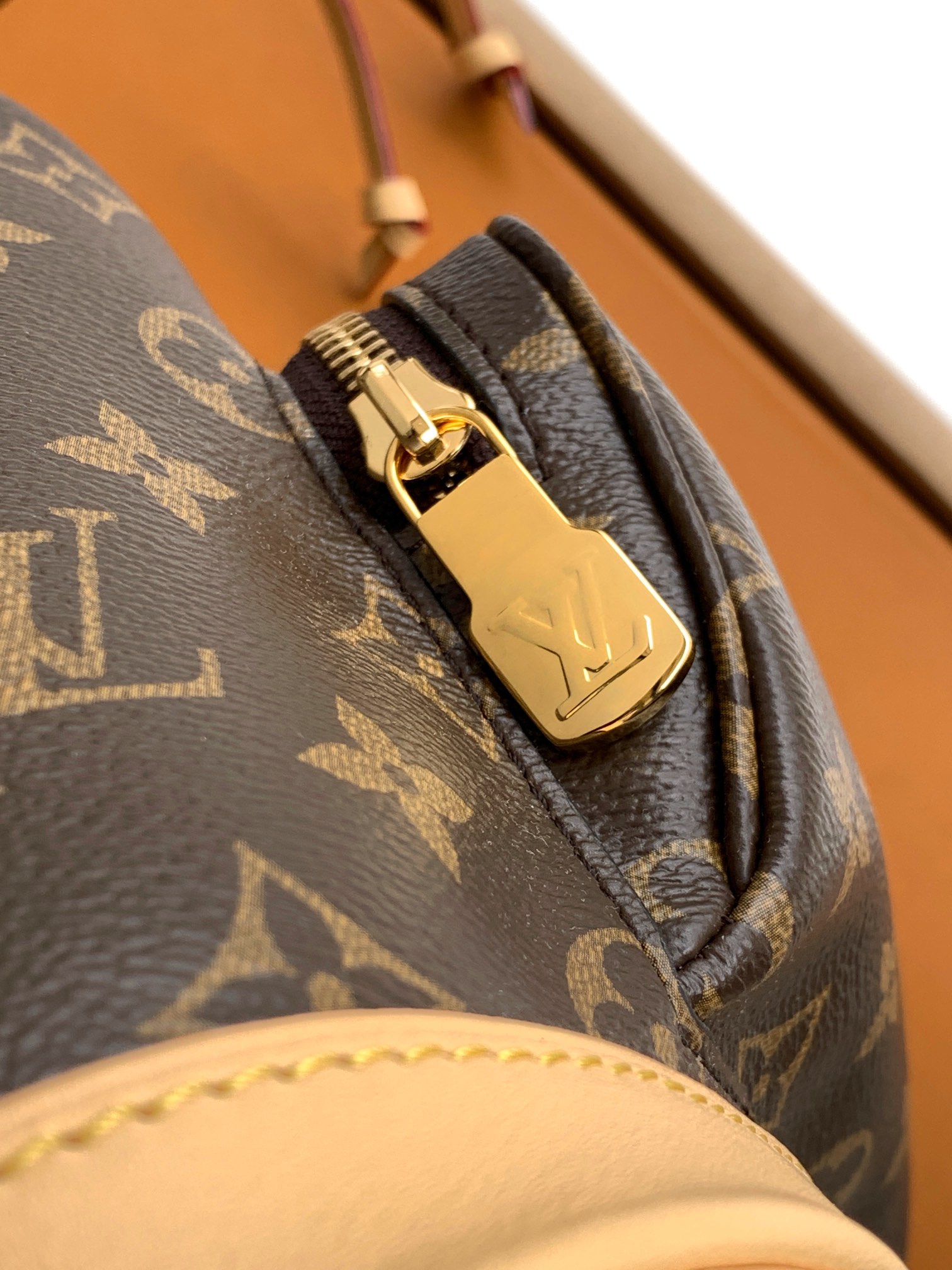 Louis Vuitton 全钢五金 M11198 （变码芯片）皮料是