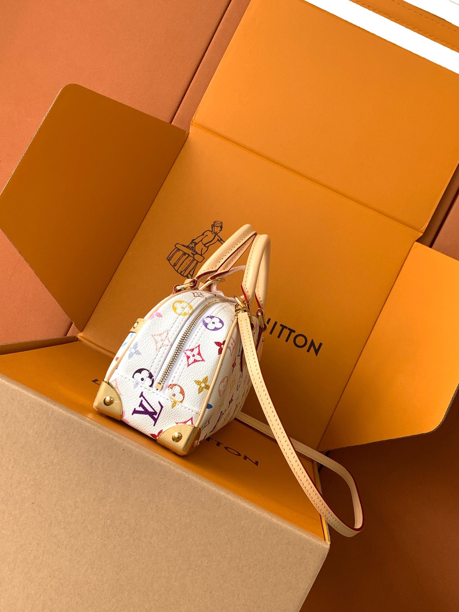 M13084私品(163动态UID )进口菱形面料 (品质第九次升级,进口原厂皮.专柜同步,动态电子芯片