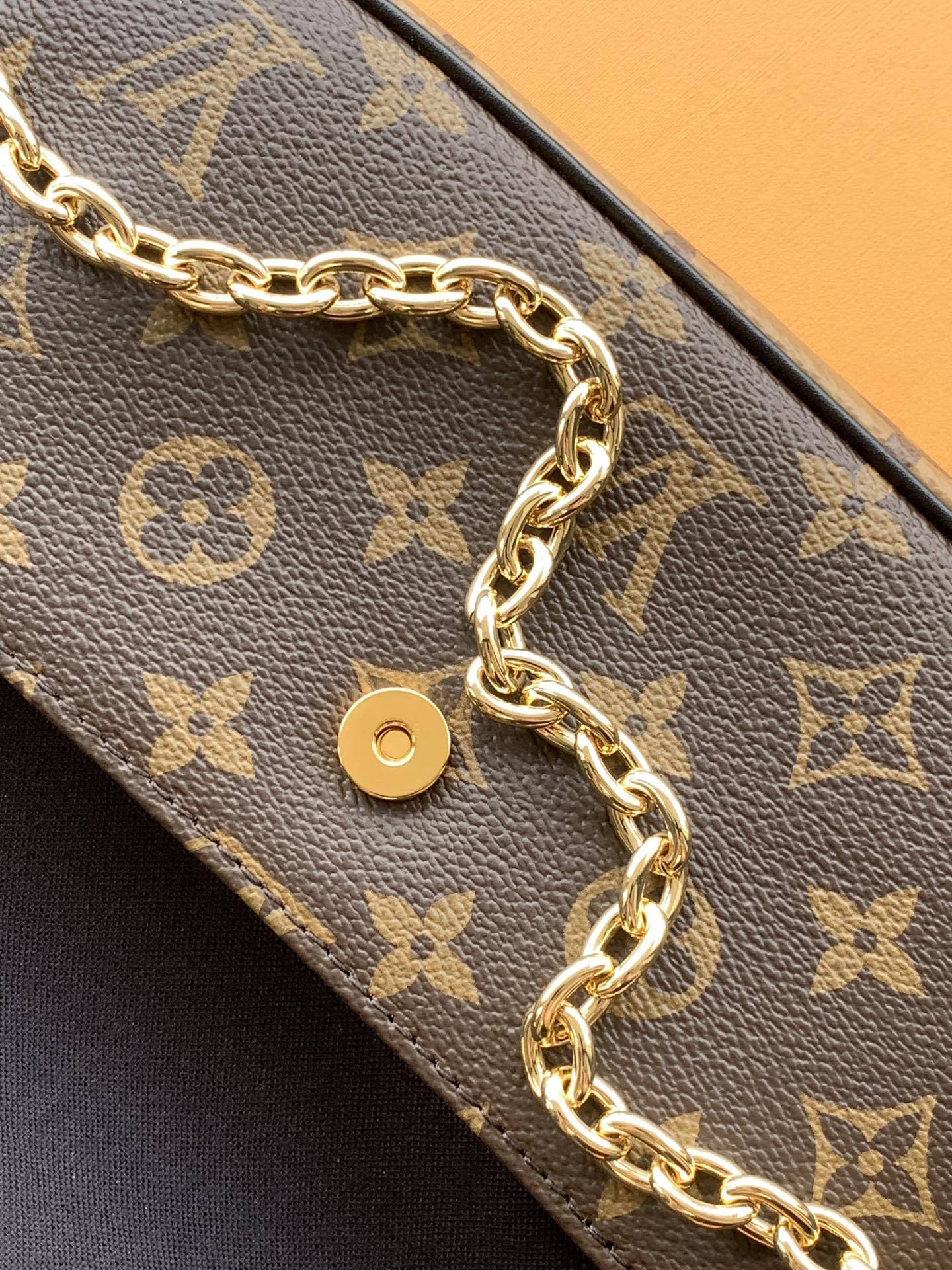 【特级MB163c芯片版原厂皮】WALLET ON CHAIN IVY 手袋型号:M26587黄花材料: