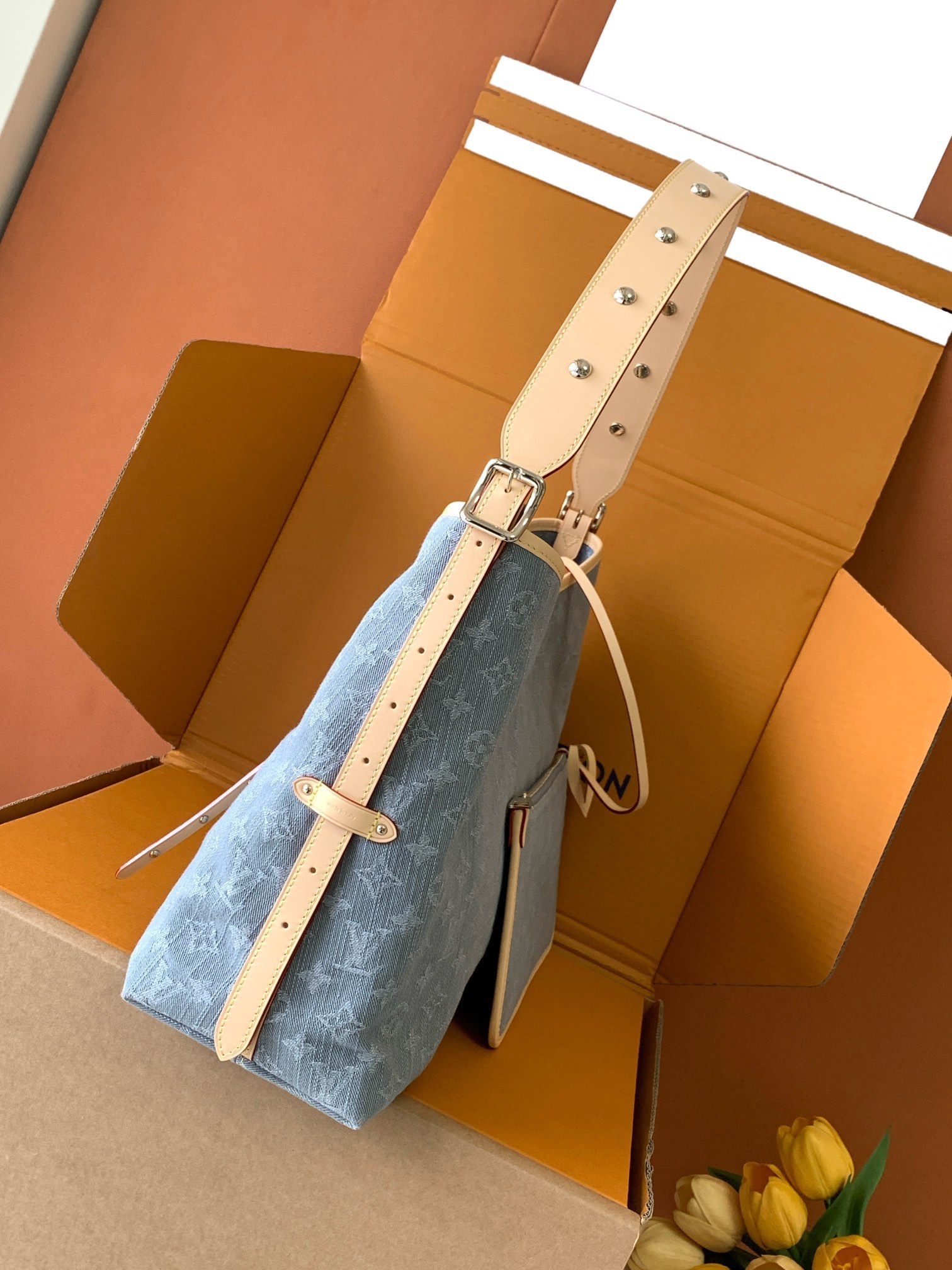 【特级MB牛仔布】CARRYALL 中号手袋型号:M13289材料:A+级全钢五金,进口高弹面料包装:全