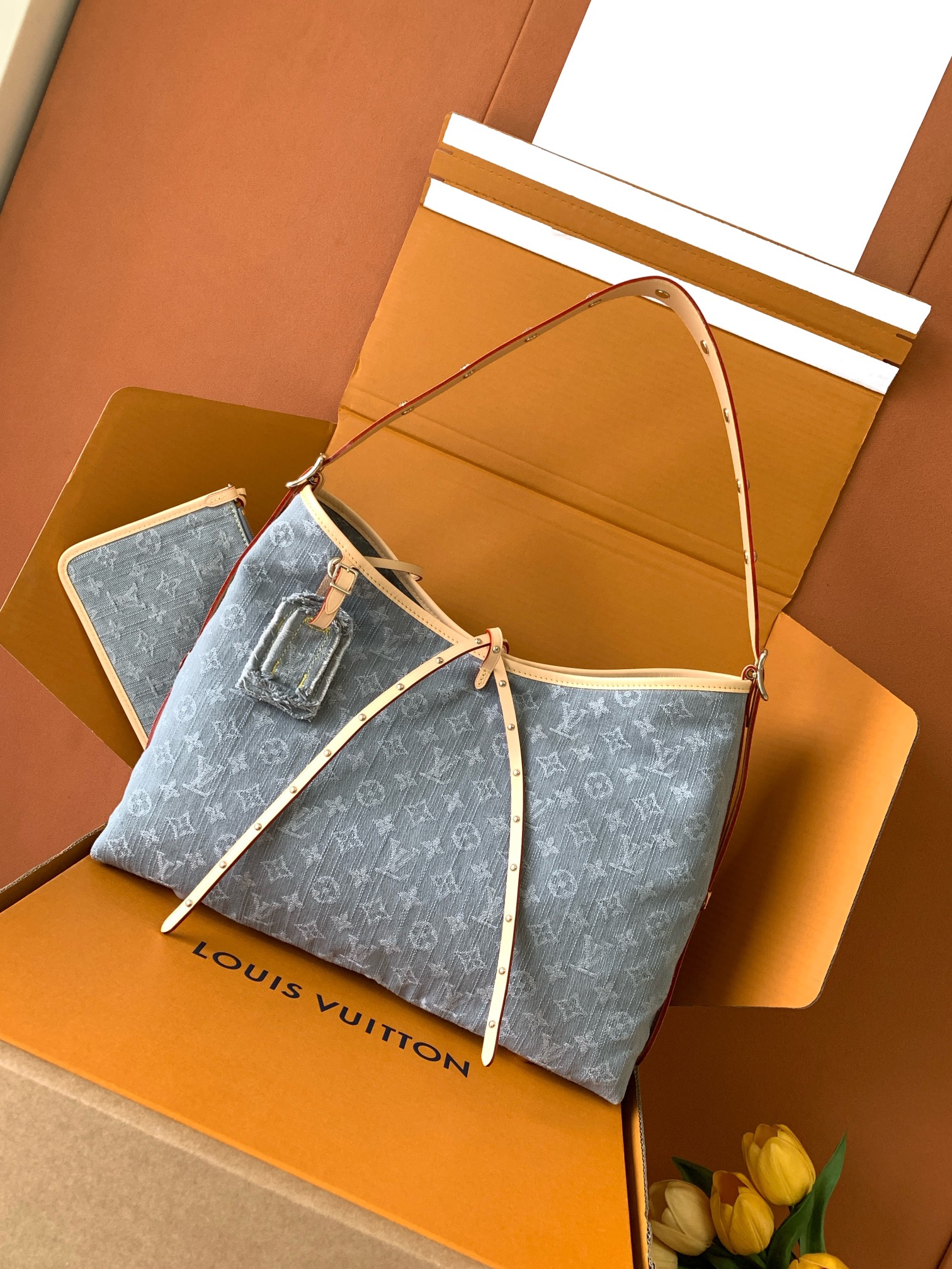 【特级MB牛仔布】CARRYALL 中号手袋型号：M13289材料：A+级全钢五金，进口高弹面料包装：全