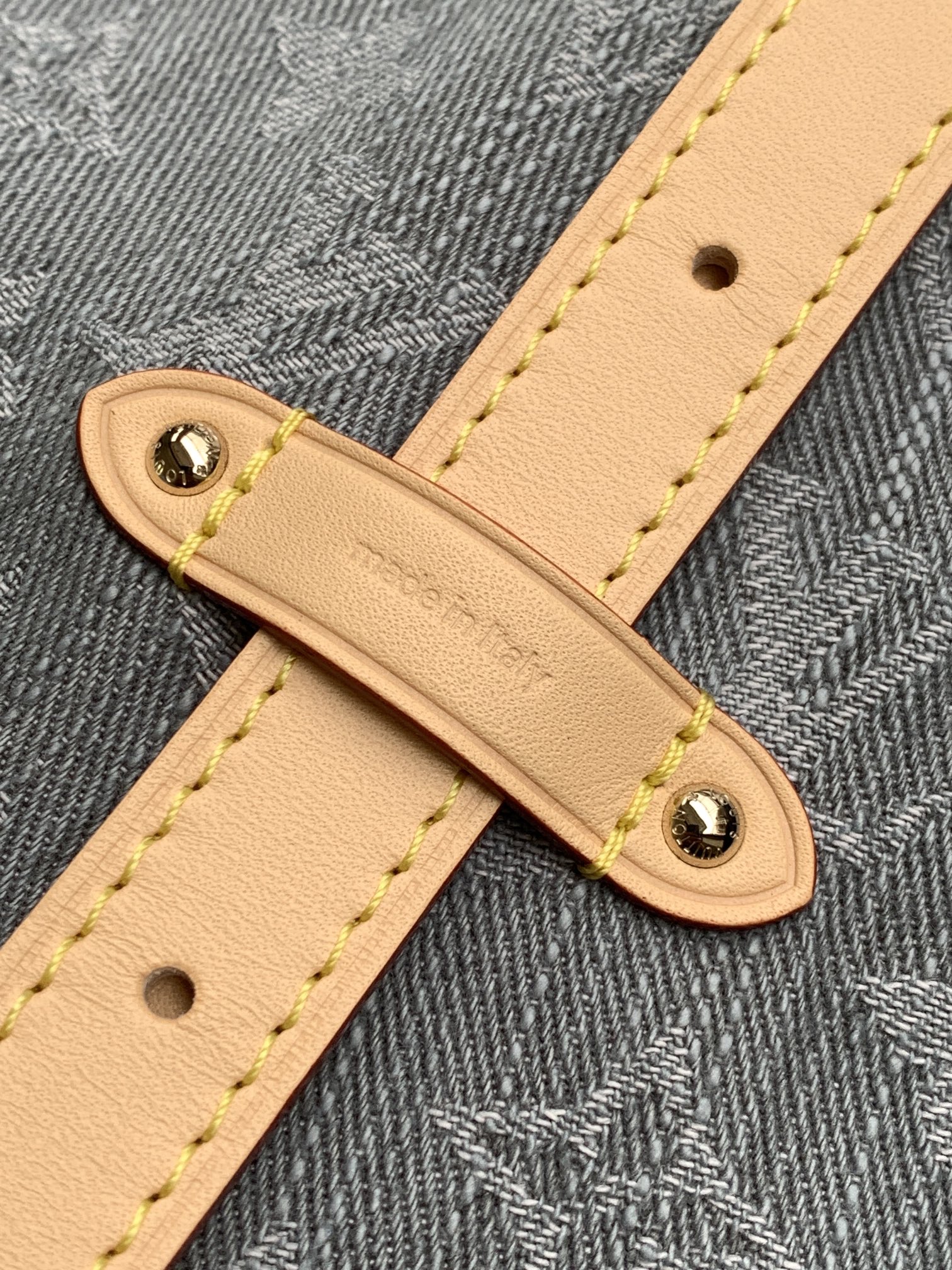 【特级MB牛仔布】CARRYALL 中号手袋型号:M13289材料:A+级全钢五金,进口高弹面料包装:全