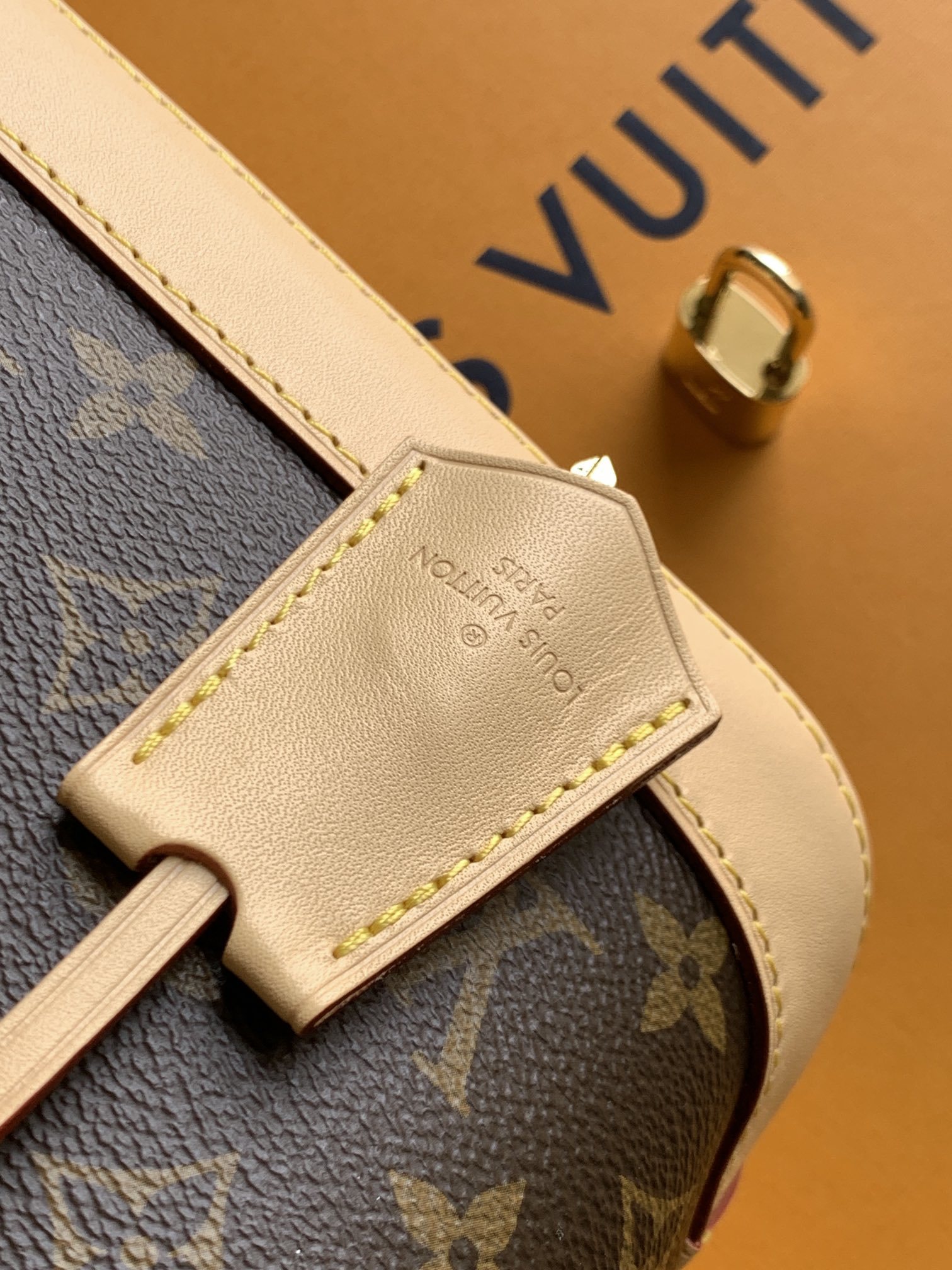 M53152全钢复制,路易威登标志性手袋中设计结构最为挺括的一款,其原型是由加斯顿·威登设计并以Alma