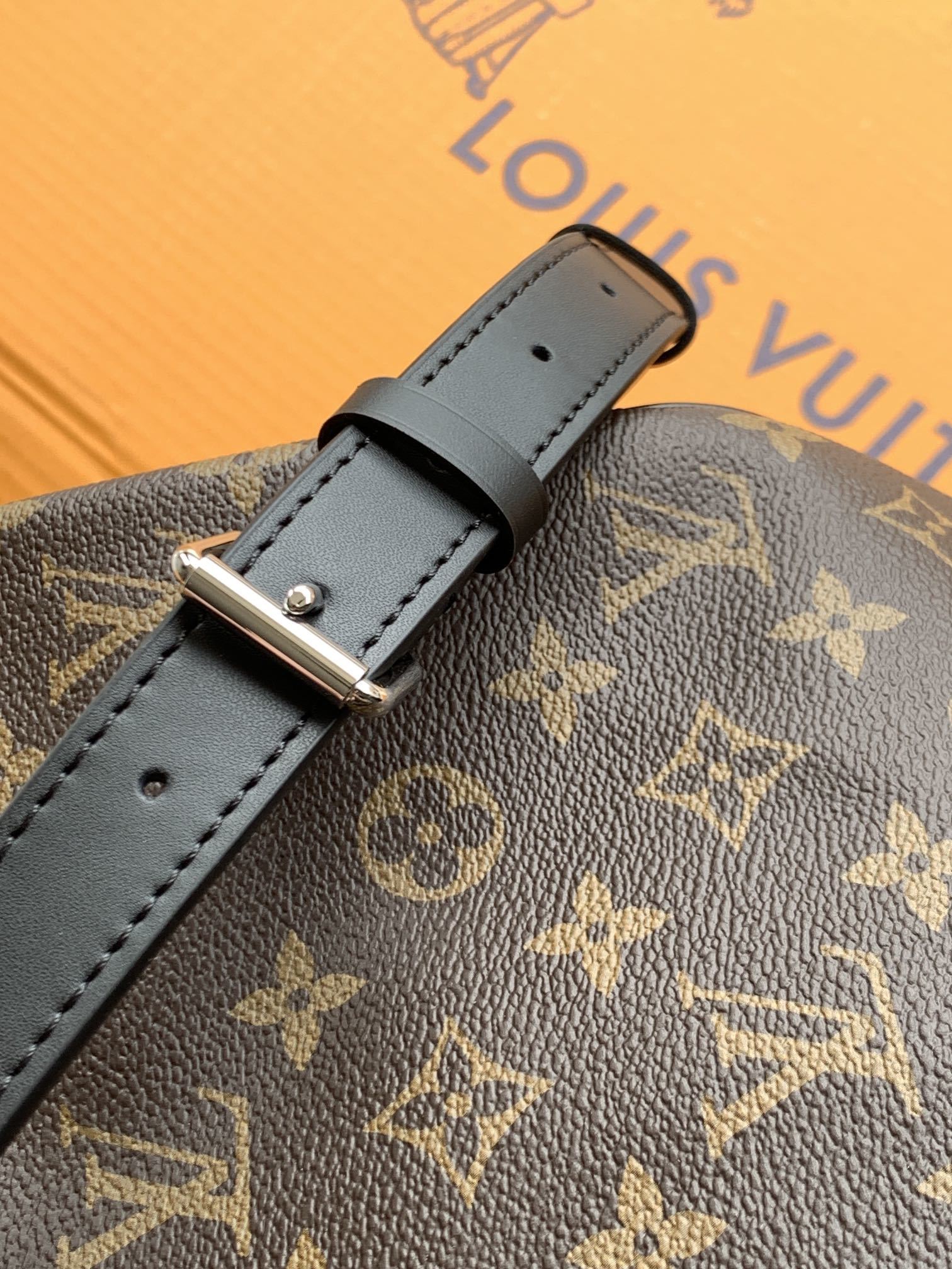特级全钢。 免税版LV KEEPALL 45旅行袋(配肩带)型号:M56711老花配黑皮45💫 升级回货