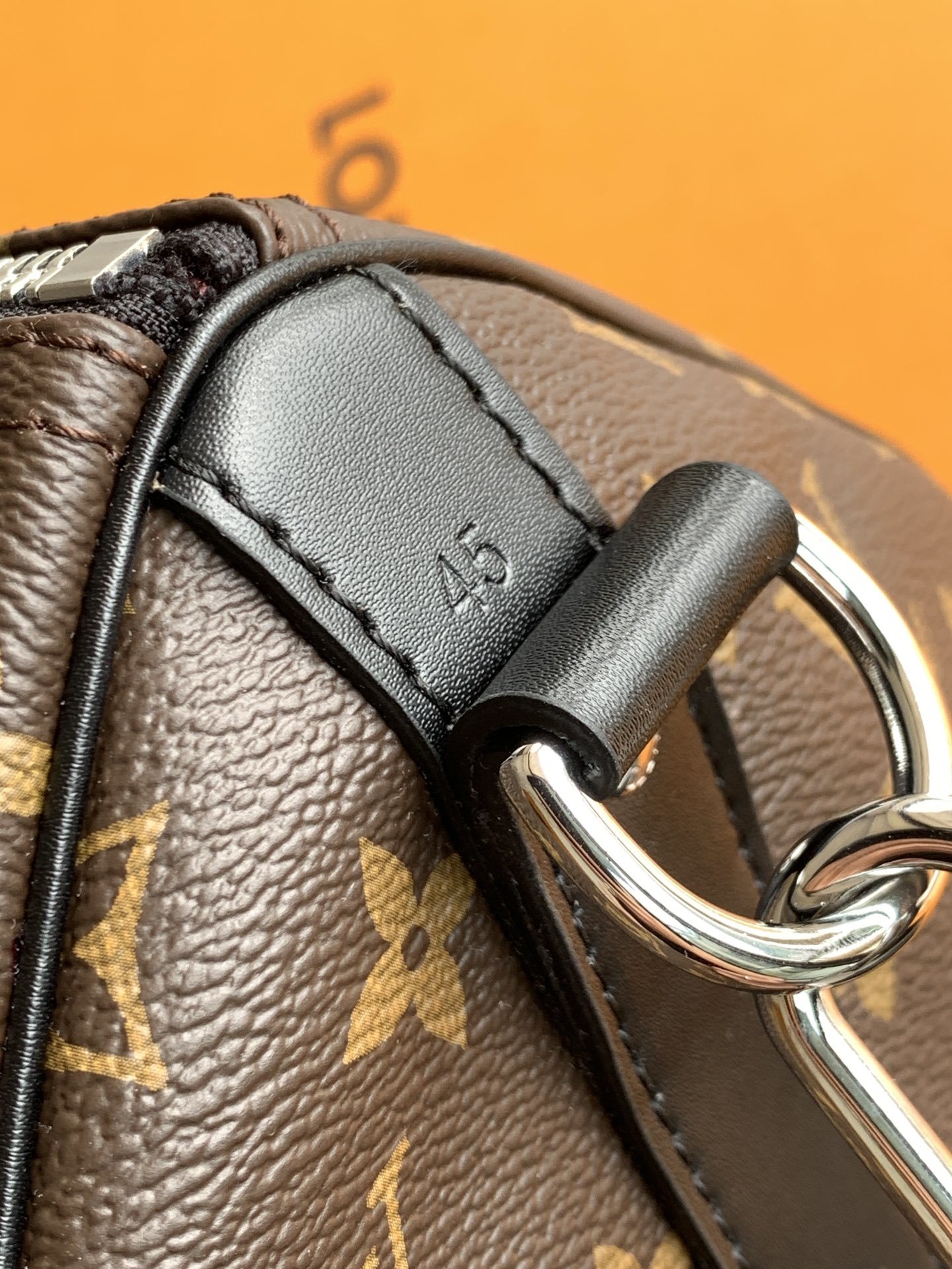 特级全钢。 免税版LV KEEPALL 45旅行袋(配肩带)型号:M56711老花配黑皮45💫 升级回货