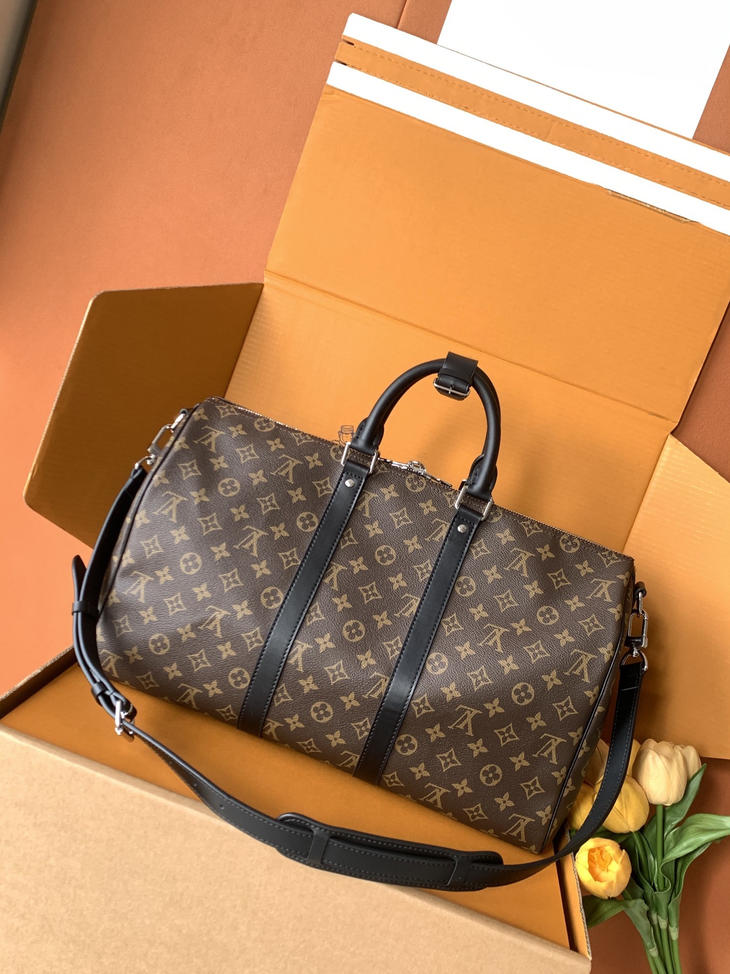 特级全钢。 免税版LV KEEPALL 45旅行袋(配肩带)型号:M56711老花配黑皮45💫 升级回货