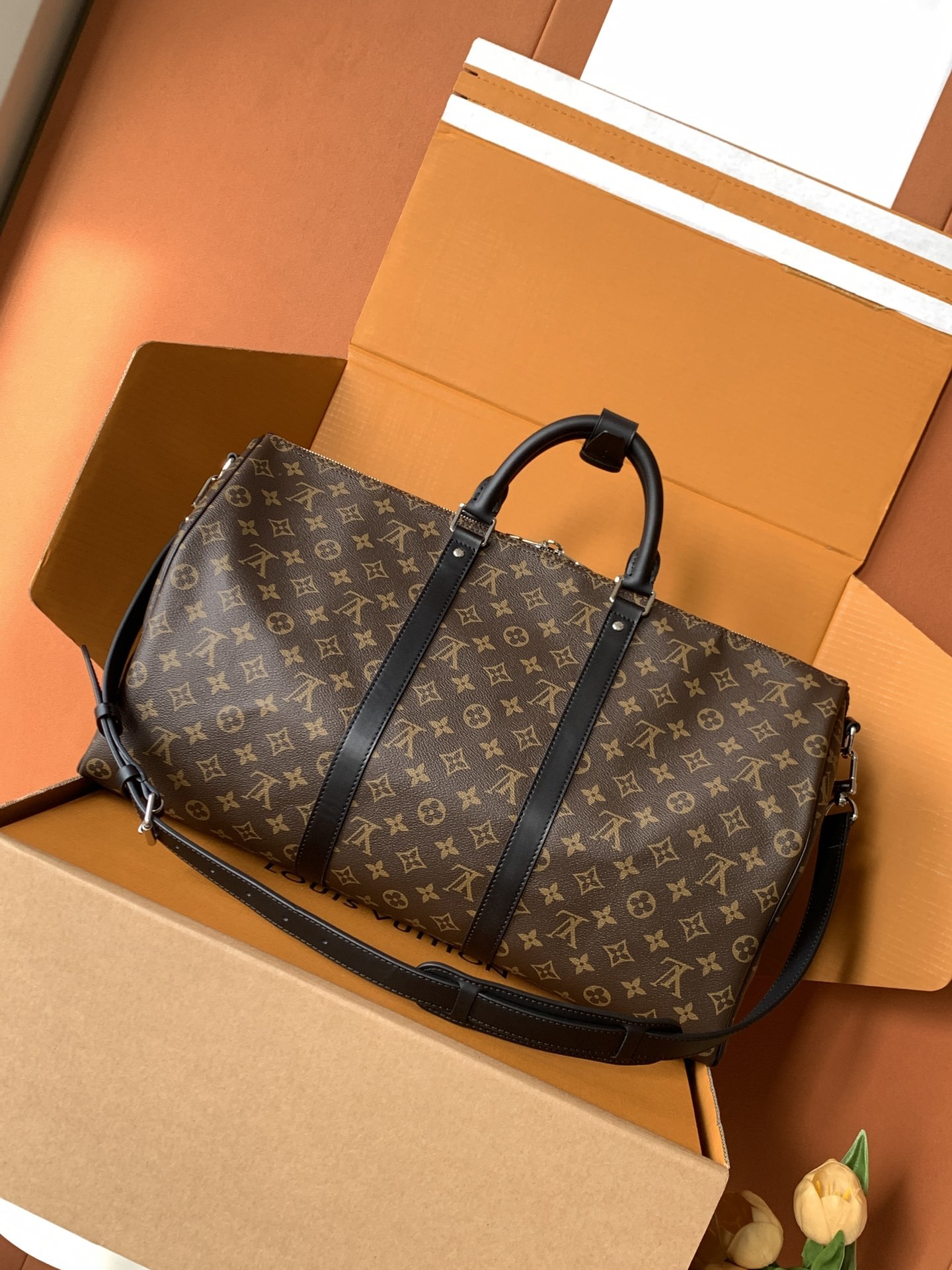 特级全钢。 免税版LV KEEPALL 60旅行袋(配肩带)型号:M56713老花配黑皮50💫 升级回货