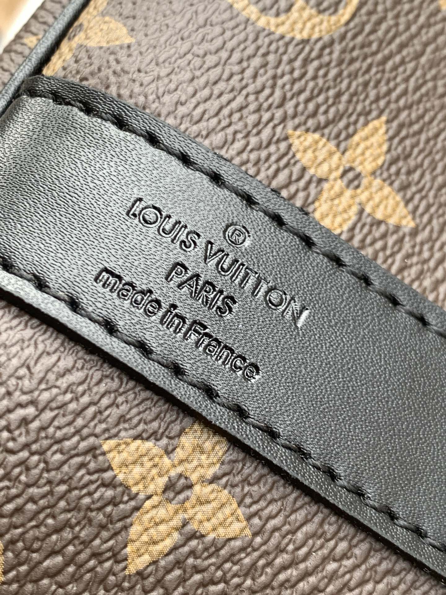 特级全钢。 免税版LV KEEPALL 60旅行袋(配肩带)型号:M56713老花配黑皮50💫 升级回货