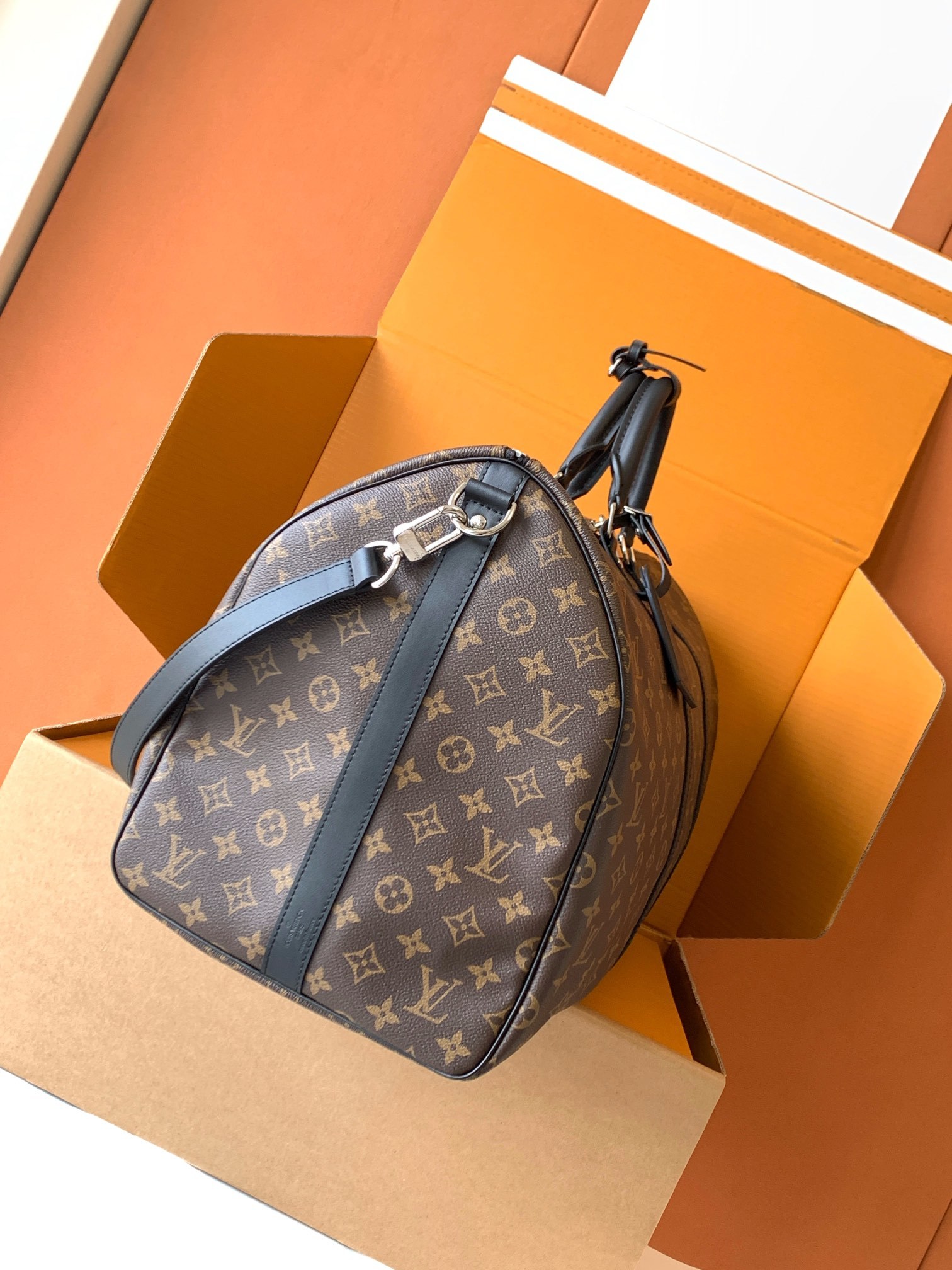 特级全钢 免税版LV KEEPALL 55旅行袋(配肩带)型号:M56714老花配黑皮55💫 升级回货!