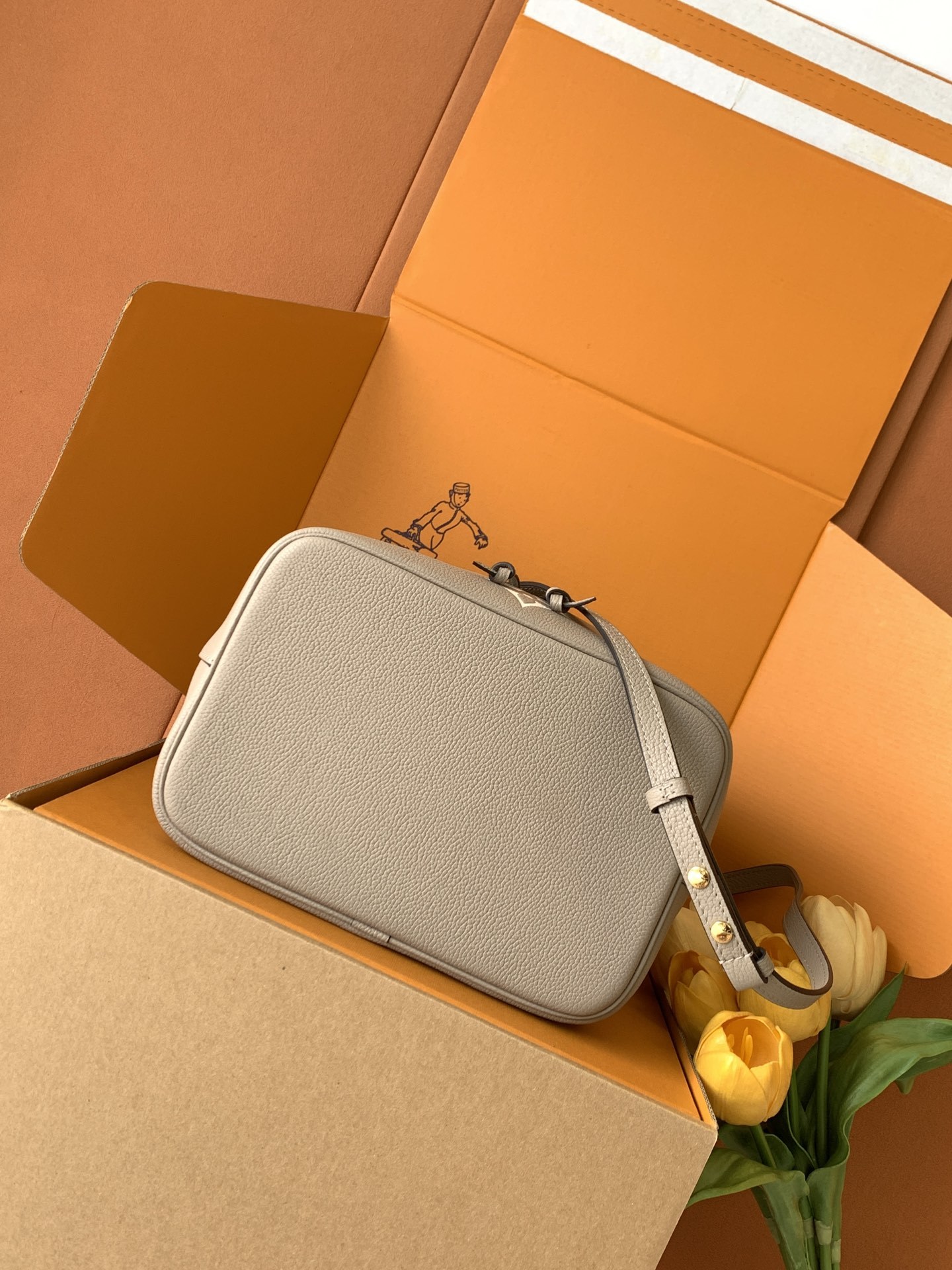 M45555卡其丝印 全皮压花水桶包 独家免税渠道MB特级 (全钢五金 进口原厂牛皮)线上首发NéoNo