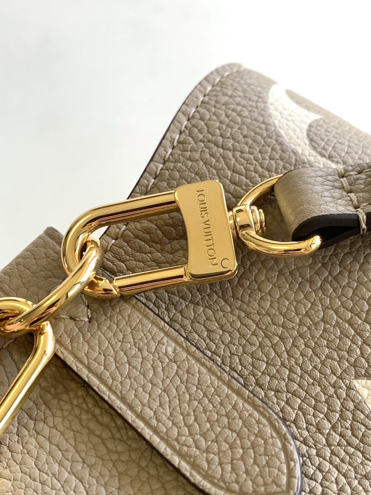 M45555卡其丝印 全皮压花水桶包 独家免税渠道MB特级 (全钢五金 进口原厂牛皮)线上首发NéoNo