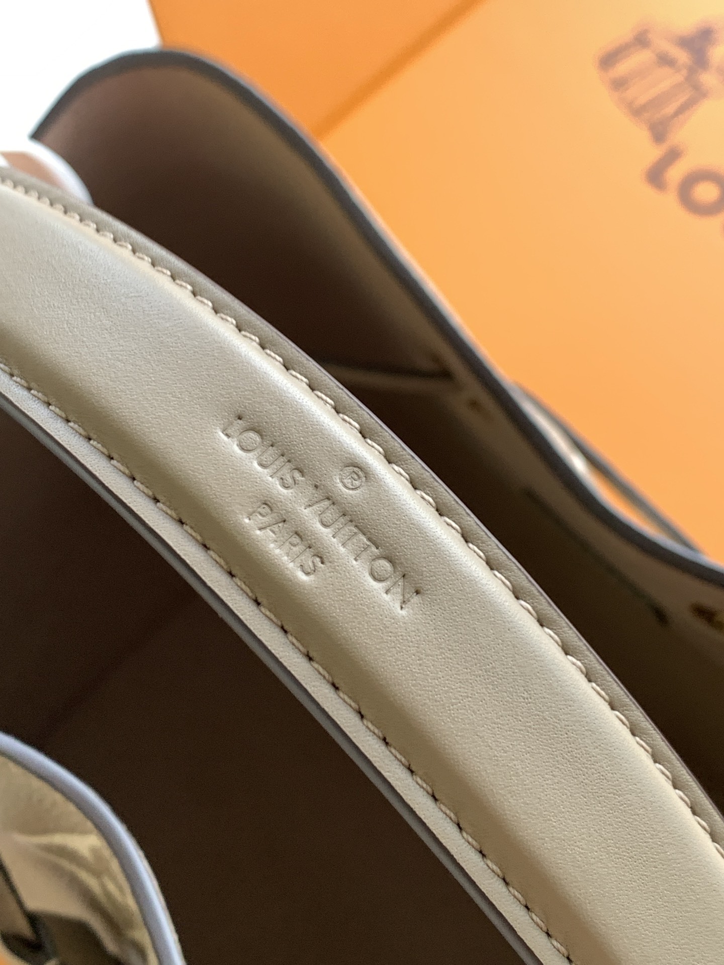 M45555卡其丝印 全皮压花水桶包 独家免税渠道MB特级 (全钢五金 进口原厂牛皮)线上首发NéoNo