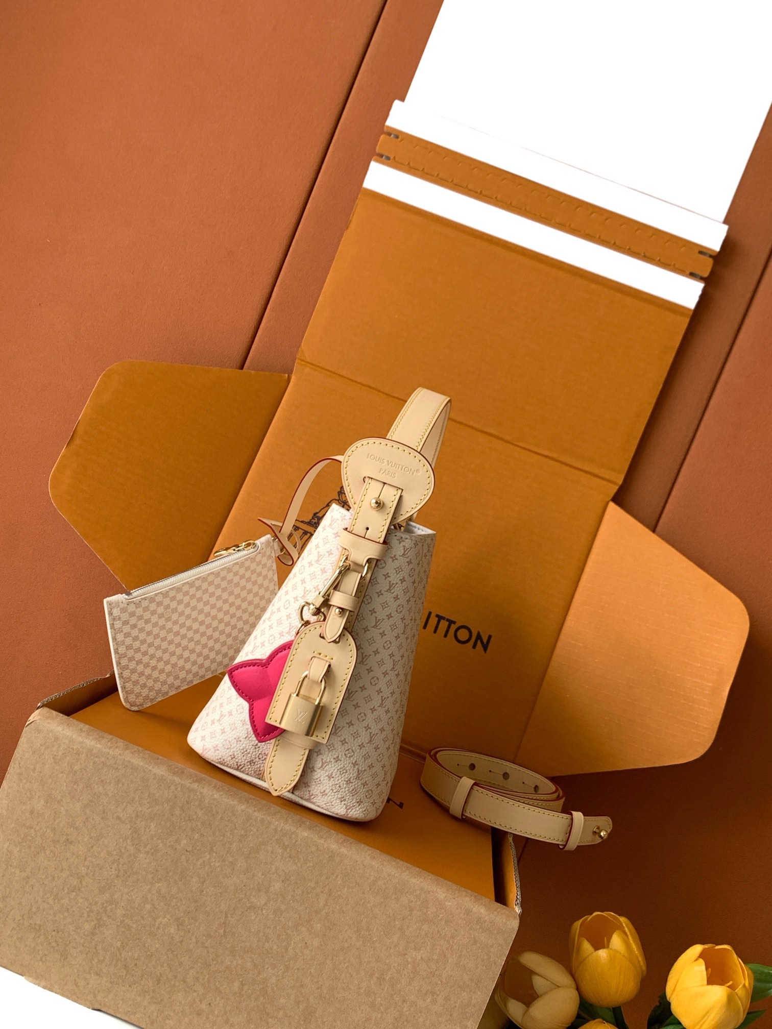 (163 芯片)特级配全套包装【特级全钢五金 原厂皮】M15130 皮料是意大利A级皮料是在于品质、五金