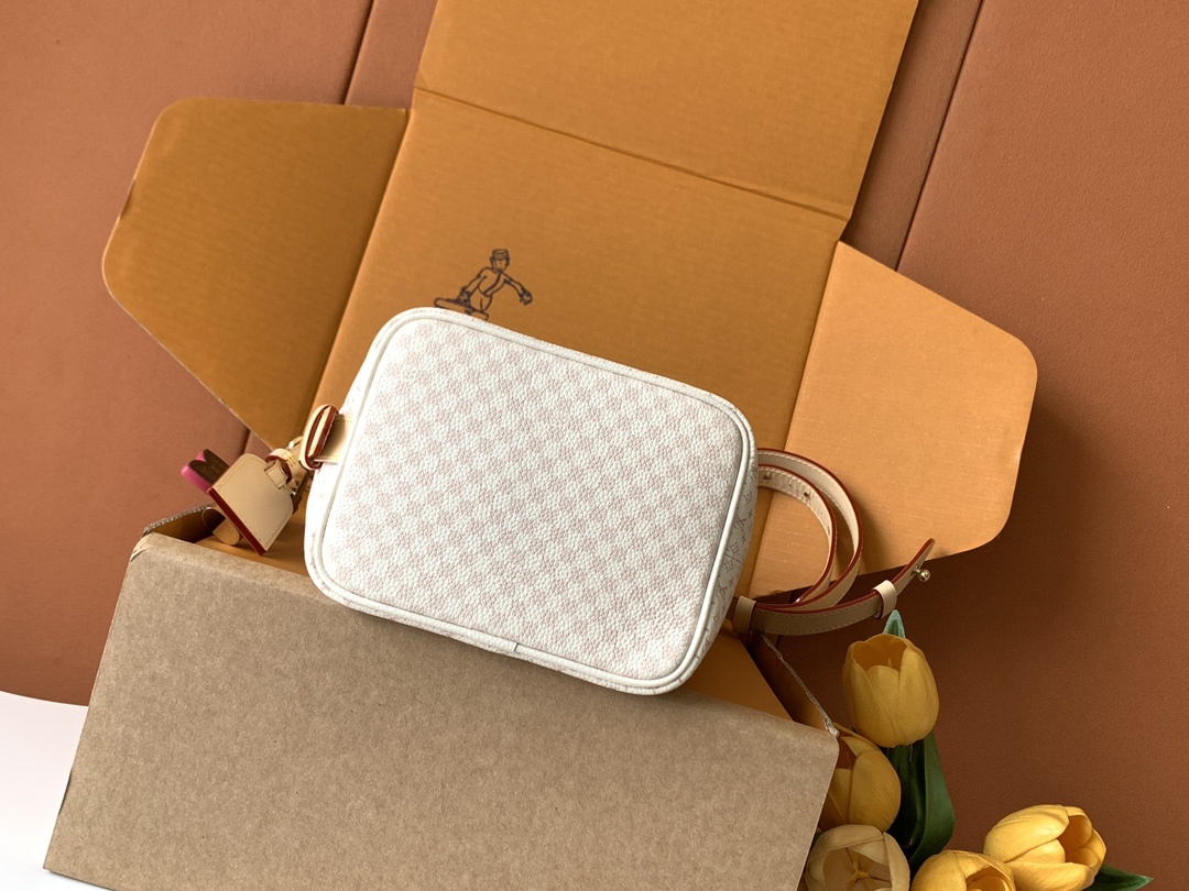 (163 芯片)特级配全套包装【特级全钢五金 原厂皮】M15130 皮料是意大利A级皮料是在于品质、五金