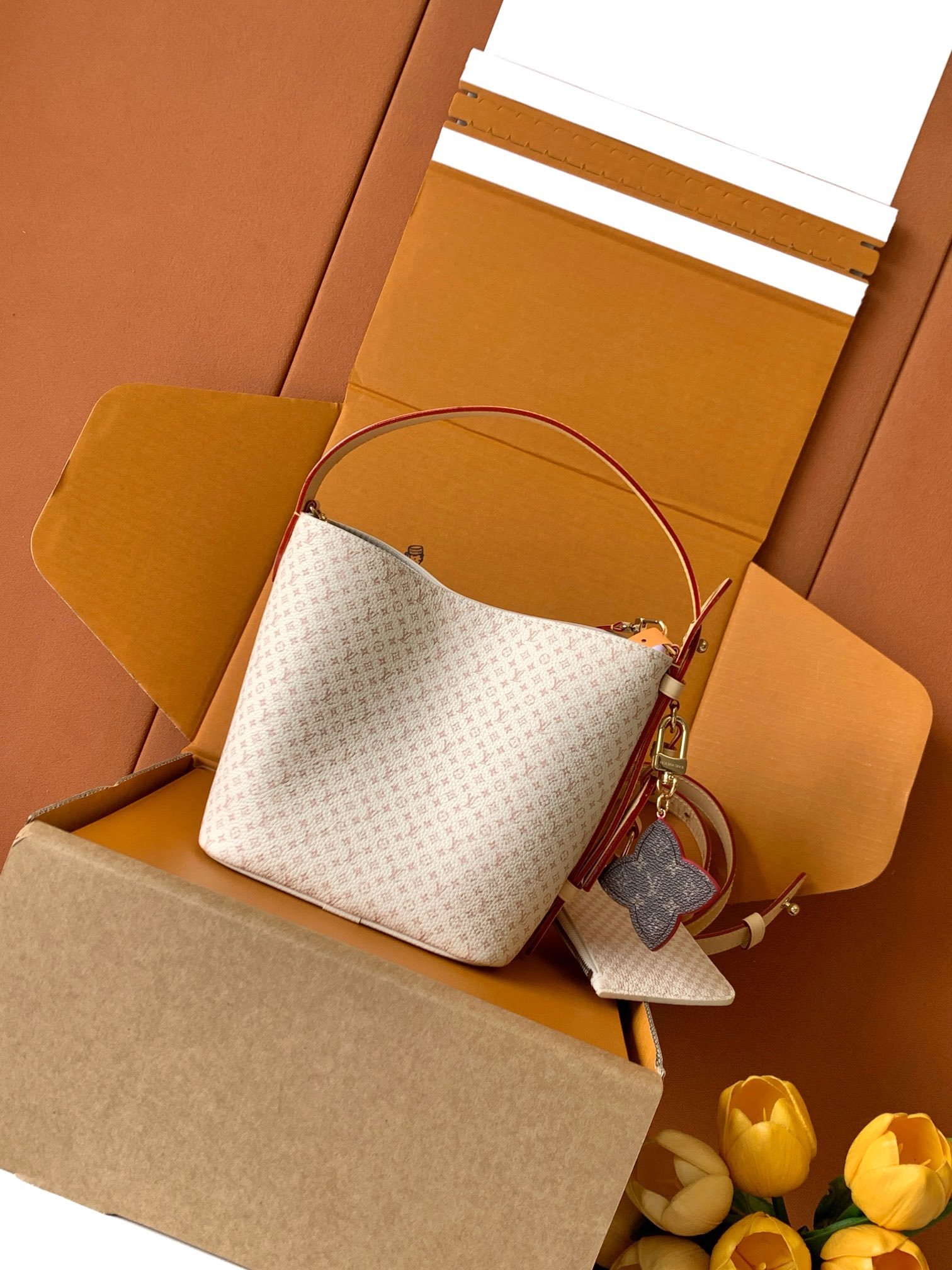 (163 芯片)特级配全套包装【特级全钢五金 原厂皮】M15130 皮料是意大利A级皮料是在于品质、五金