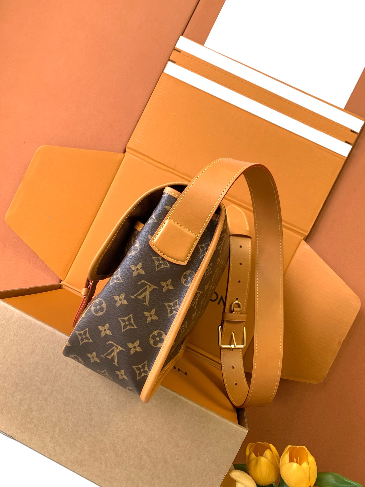 【Satchel 邮差包】特级全钢 M14723 老花/黄皮(复古)向 1990 年代的经典 Gibec