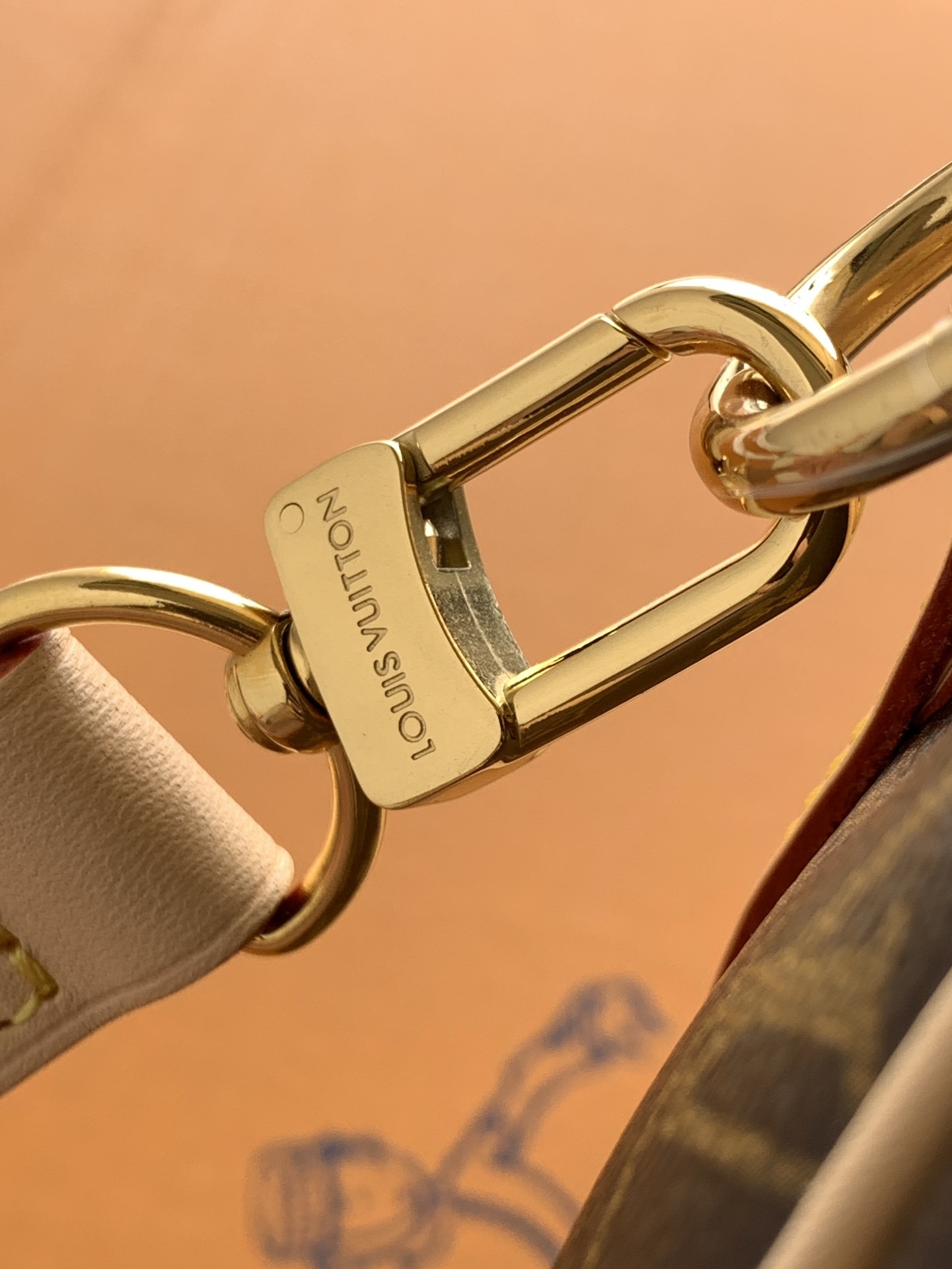 M46980私品(163动态UID )进口菱形面料 (品质第九次升级,进口原厂皮.专柜同步,动态电子芯片