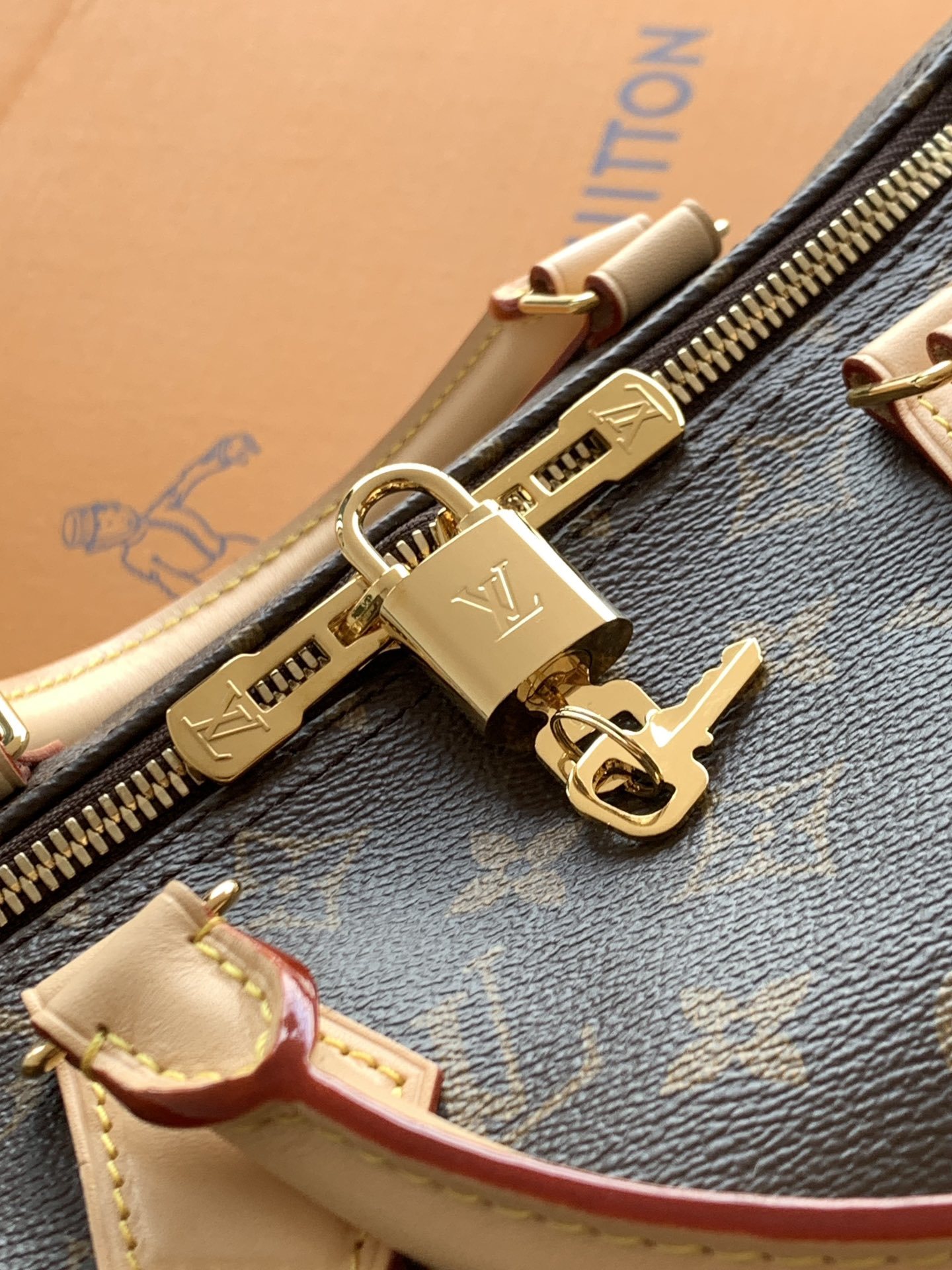 M46980私品(163动态UID )进口菱形面料 (品质第九次升级,进口原厂皮.专柜同步,动态电子芯片