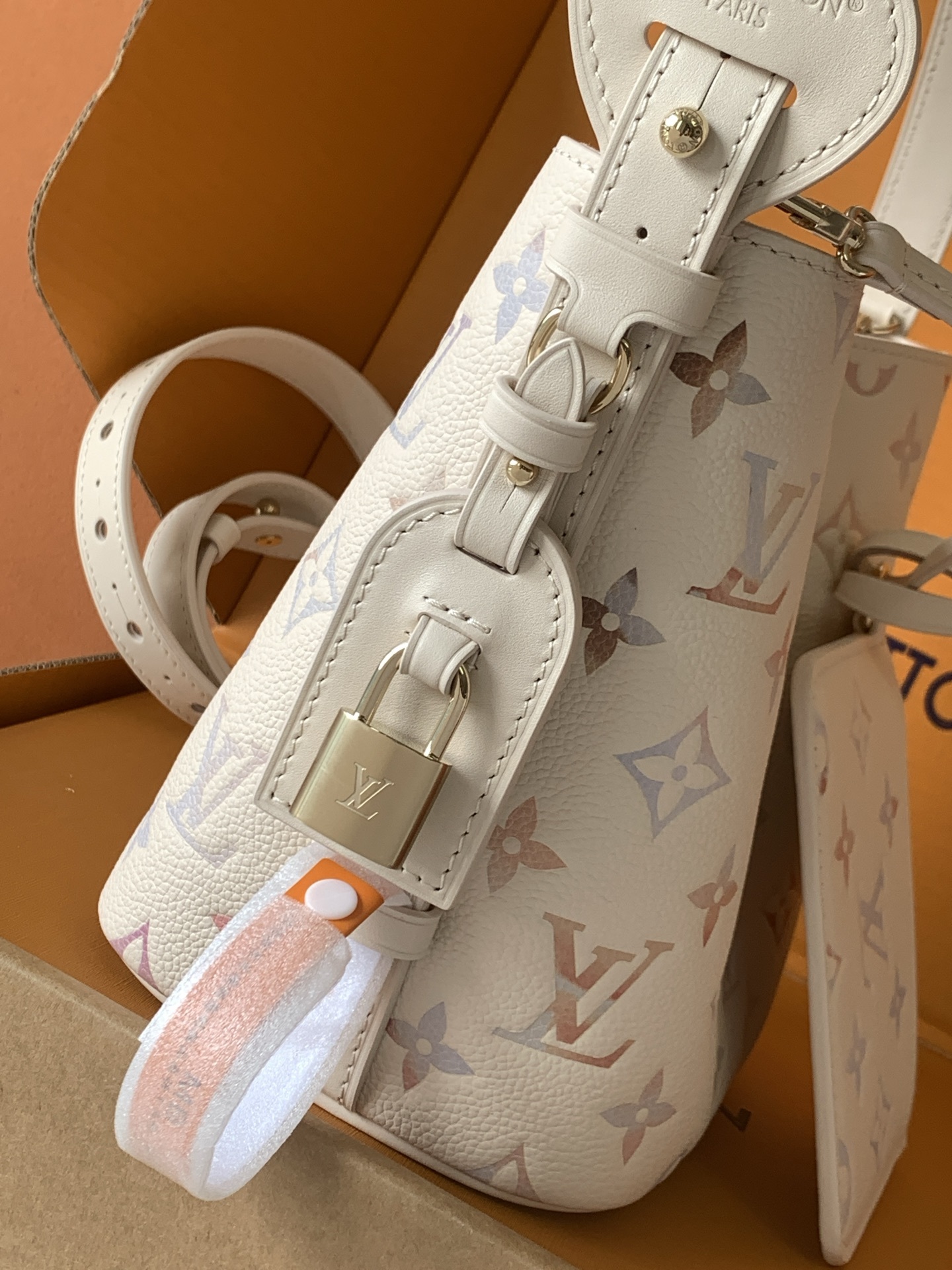 【特级MB163c芯片版原厂皮】ALL IN BB 手袋 水桶包型号:M25673材料:A级全钢五金,进