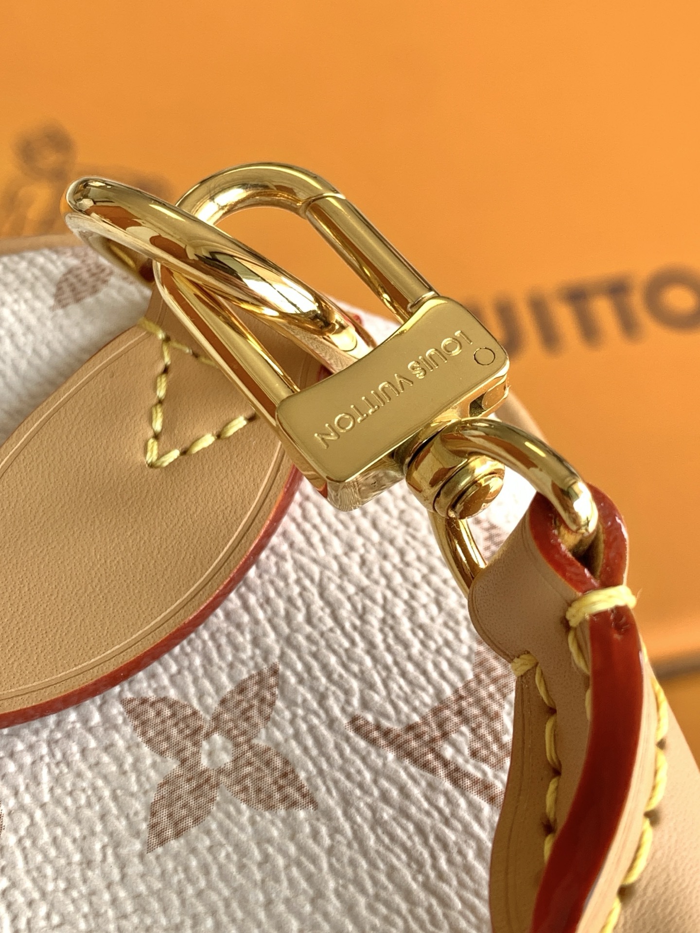 【特级MB163c芯片版M15108沙丘色】本款 Speedy Soft 30 Lucky 手袋为 Mo