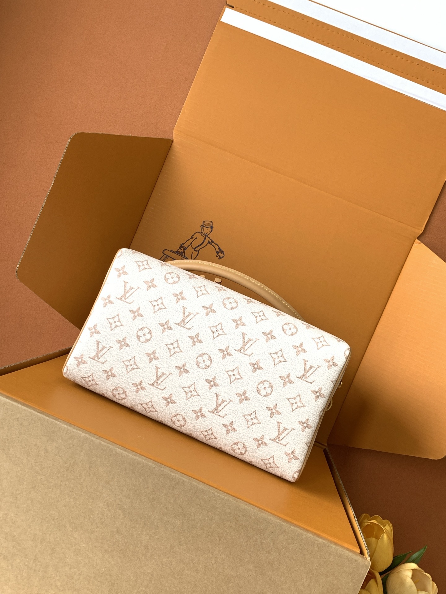 【特级MB163c芯片版M15108沙丘色】本款 Speedy Soft 30 Lucky 手袋为 Mo