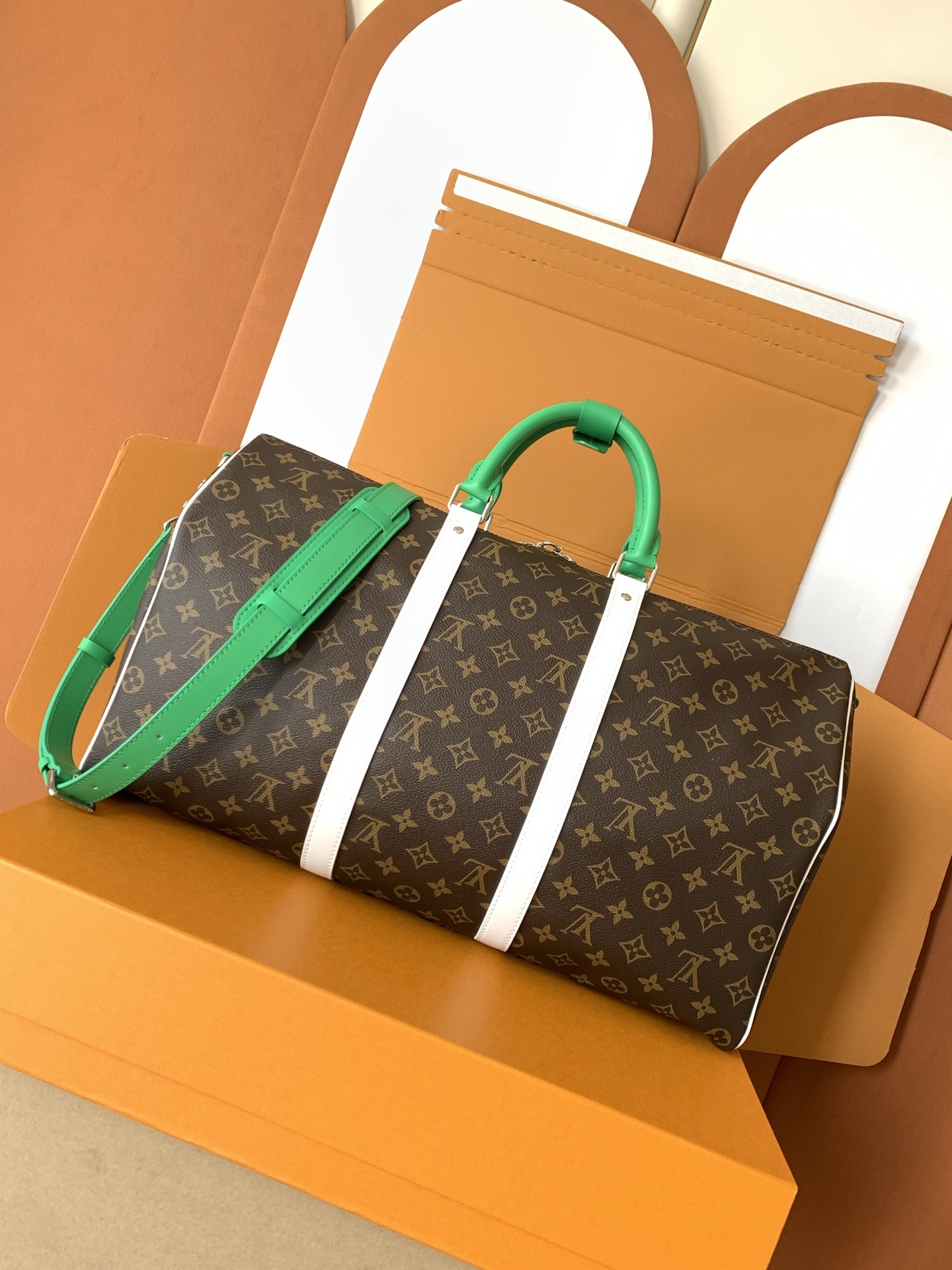 M13926 。特级全钢 正品开发 原厂皮 芯片版 配全套专柜包装 本款 Keepall Bandoul