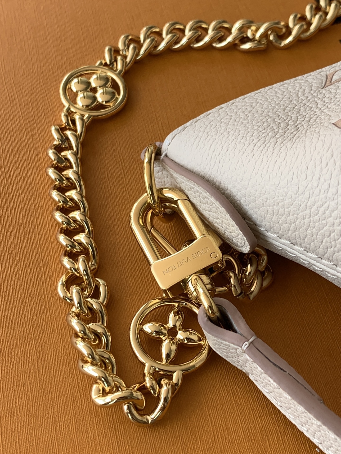 【特级MB163c芯片版原厂皮】BOULOGNE 手袋型号:M14634白色材料:A级全钢五金,进口原厂