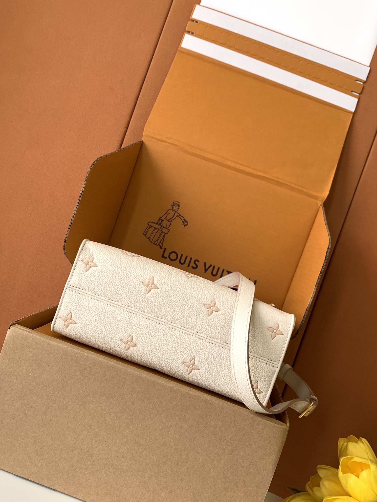 【特级MB163c芯片版原厂皮】ONTHEGO 小号手袋型号:M14403白色材料:A级全钢五金,进口原