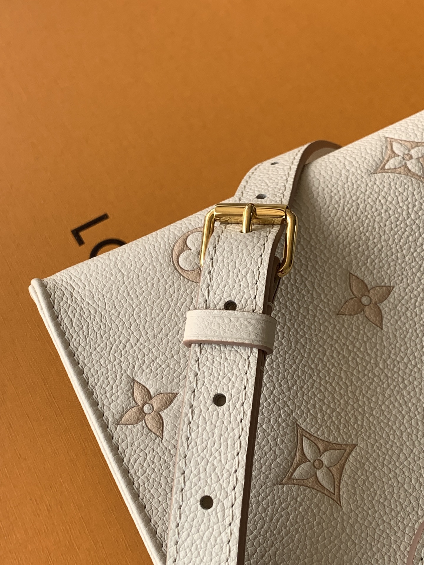 【特级MB163c芯片版原厂皮】ONTHEGO 小号手袋型号:M14403白色材料:A级全钢五金,进口原